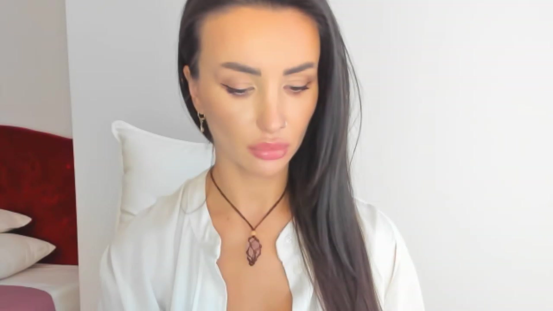 Gallery image thumbnail from AlyssiaKENT1's myfreecams stream on, 02/20/2024, 15:53 image 14 of 20