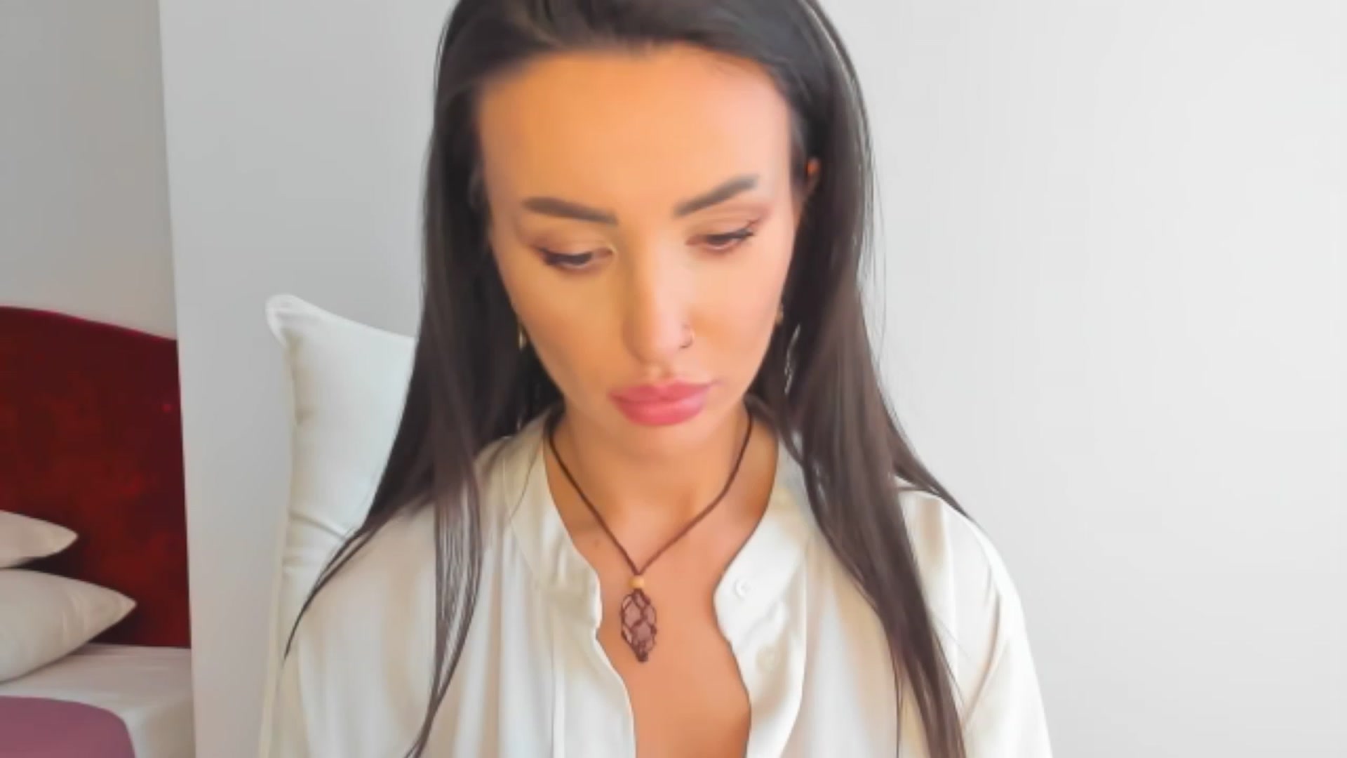 Gallery image thumbnail from AlyssiaKENT1's myfreecams stream on, 02/20/2024, 15:53 image 9 of 20