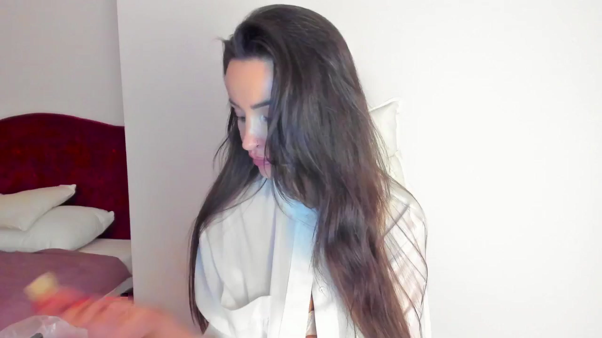 Gallery image thumbnail from AlyssiaKENT1's myfreecams stream on, 02/21/2024, 17:03 image 17 of 20