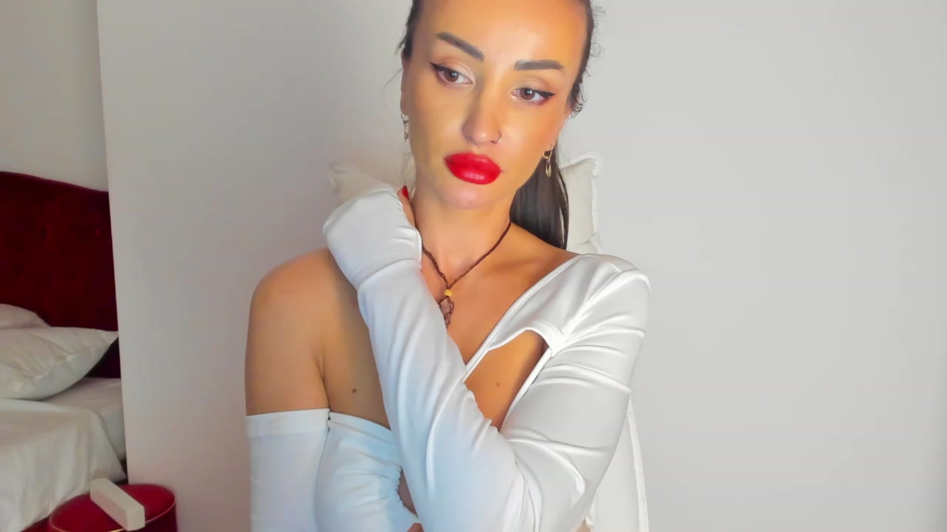 Gallery image thumbnail from AlyssiaKENT1's myfreecams stream on, 02/27/2024, 19:06 image 17 of 20