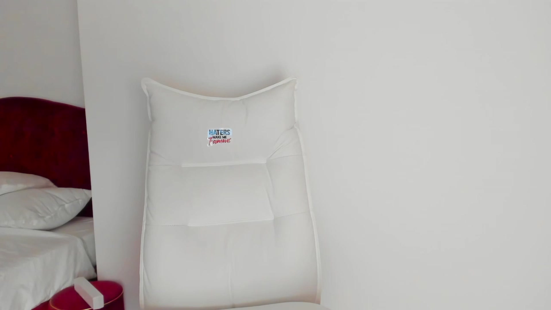 Gallery image thumbnail from AlyssiaKENT1's myfreecams stream on, 02/27/2024, 19:06 image 8 of 20