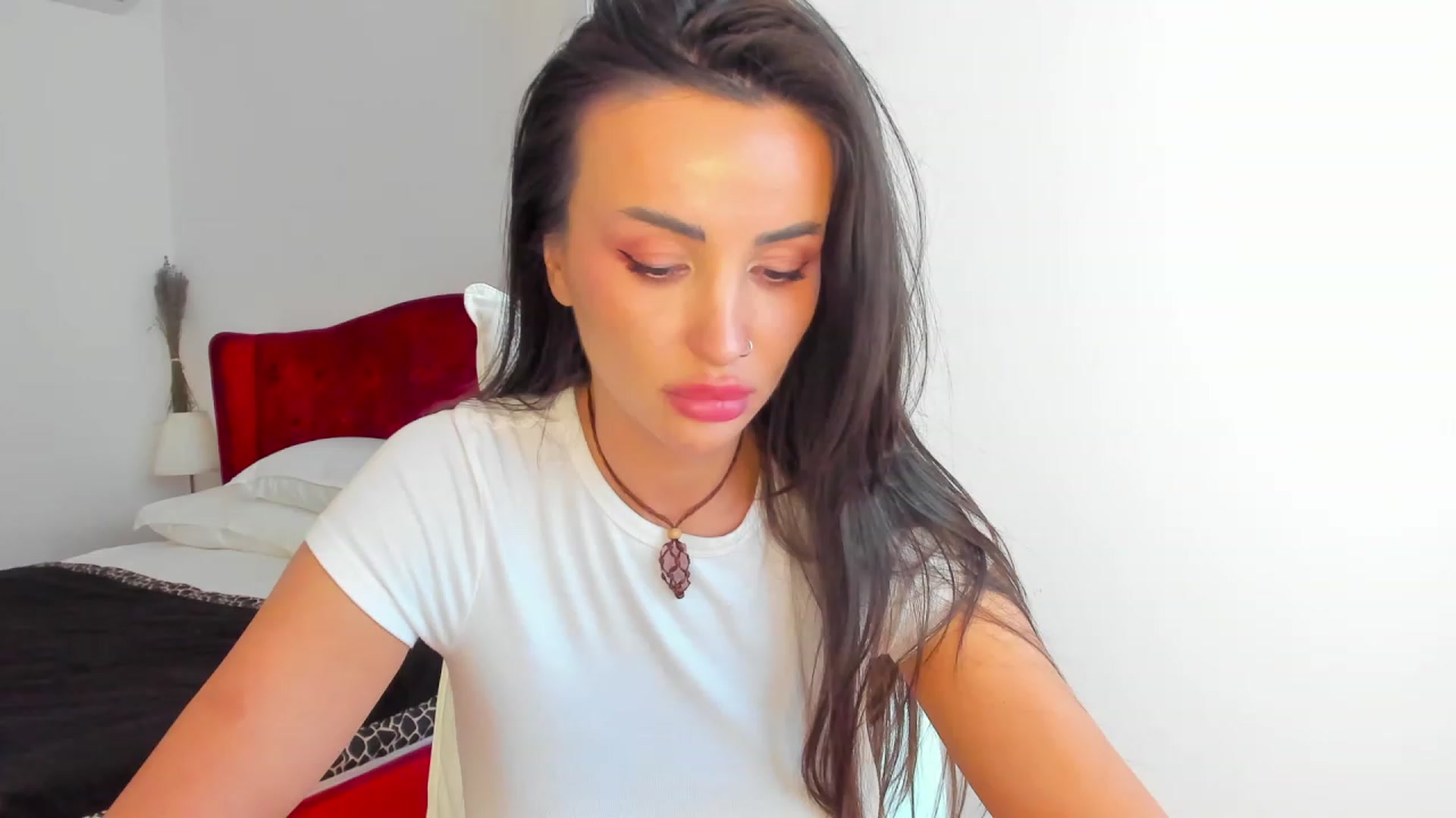 Gallery image thumbnail from AlyssiaKENT1's myfreecams stream on, 03/04/2024, 15:10 image 11 of 20