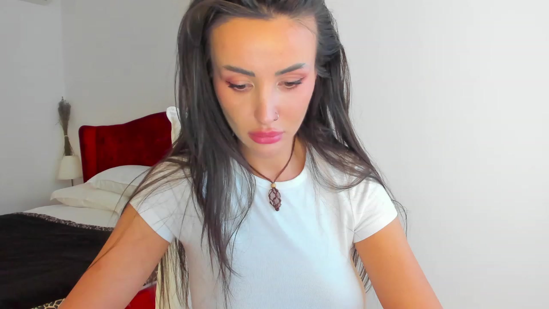Gallery image thumbnail from AlyssiaKENT1's myfreecams stream on, 03/04/2024, 15:10 image 16 of 20