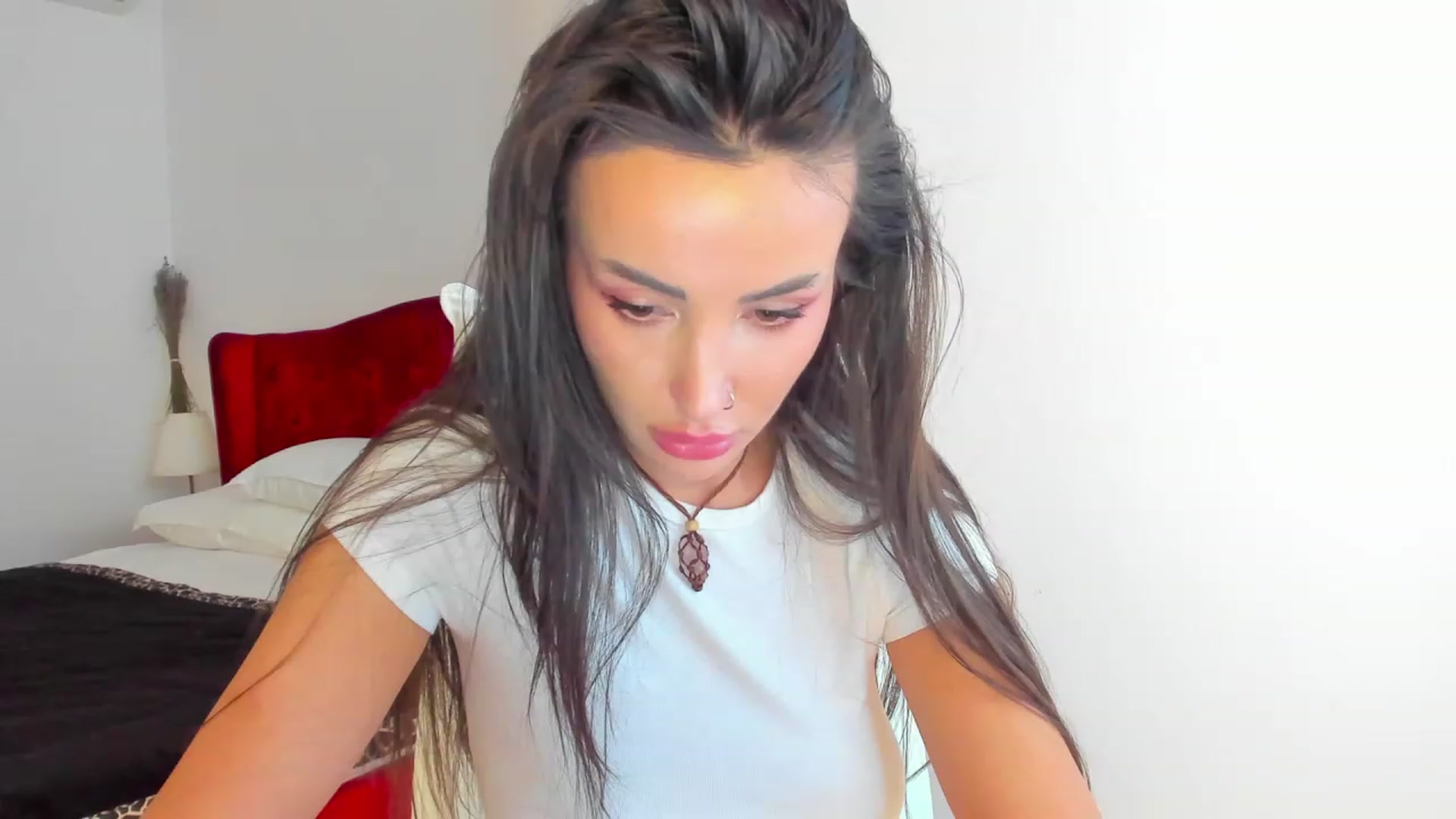Gallery image thumbnail from AlyssiaKENT1's myfreecams stream on, 03/04/2024, 15:10 image 17 of 20
