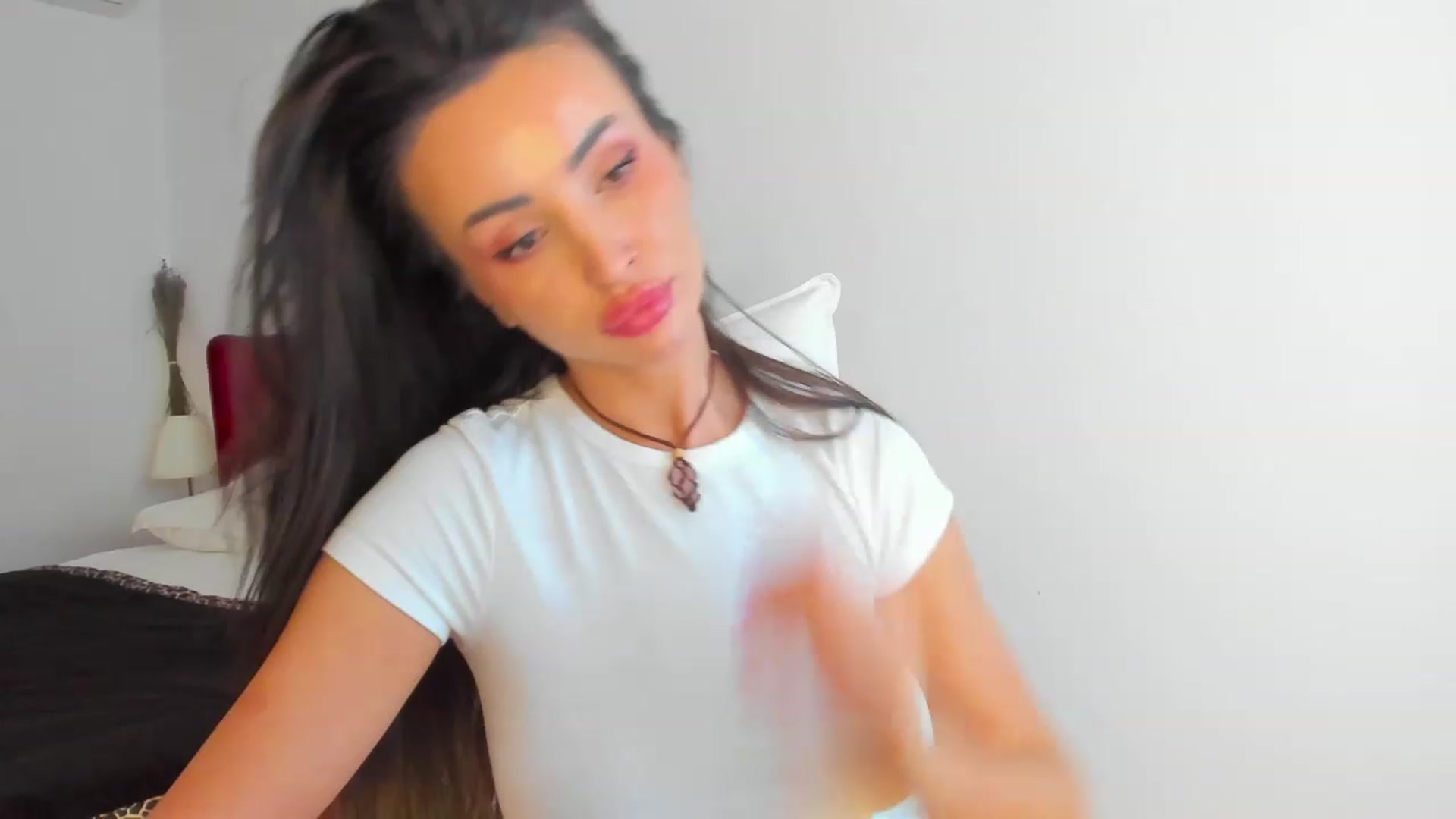 Gallery image thumbnail from AlyssiaKENT1's myfreecams stream on, 03/04/2024, 15:10 image 12 of 20