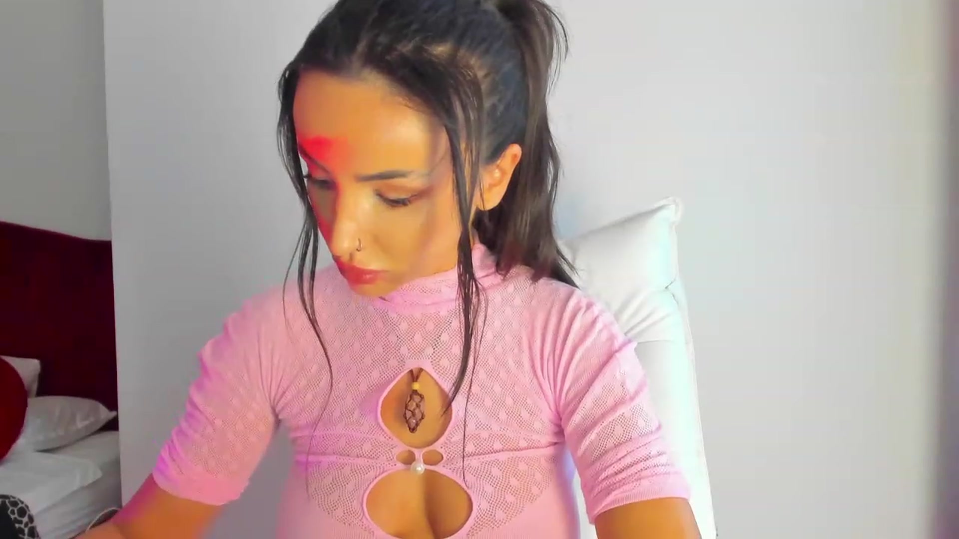 Gallery image thumbnail from AlyssiaKENT1's myfreecams stream on, 03/05/2024, 07:53 image 16 of 20