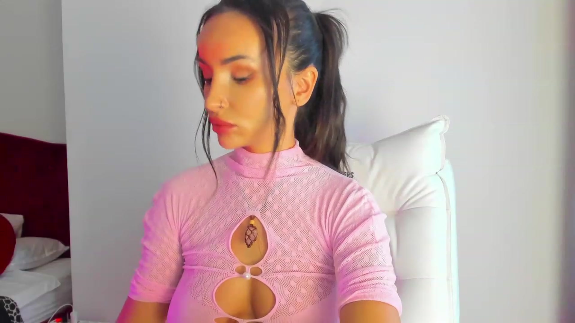 Gallery image thumbnail from AlyssiaKENT1's myfreecams stream on, 03/05/2024, 07:53 image 20 of 20