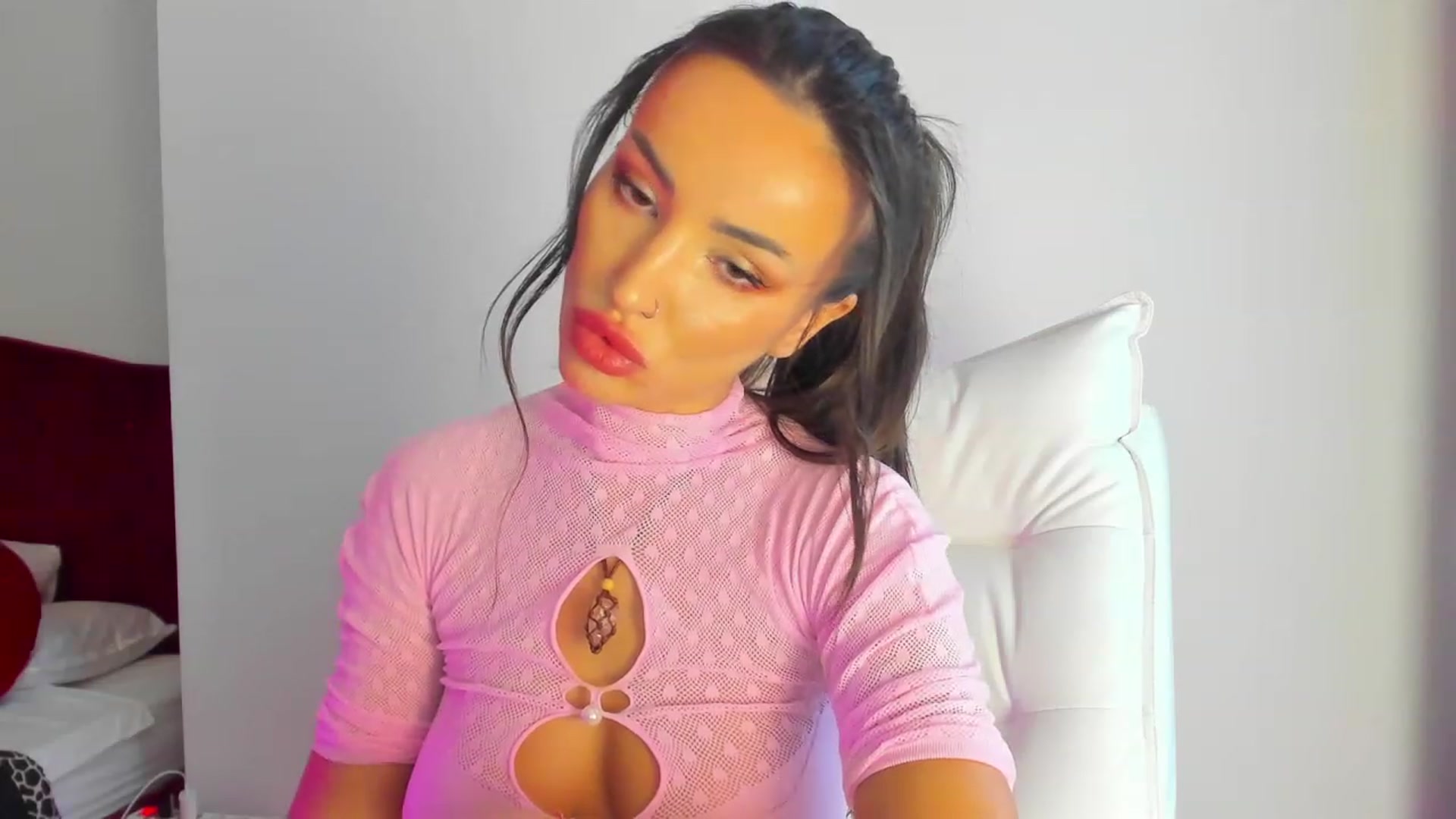 Gallery image thumbnail from AlyssiaKENT1's myfreecams stream on, 03/05/2024, 07:53 image 19 of 20