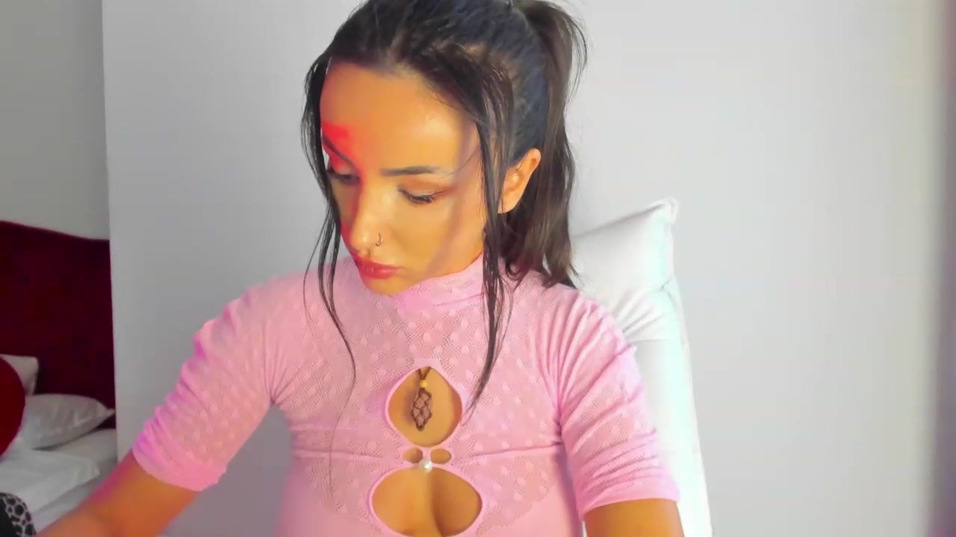 Gallery image thumbnail from AlyssiaKENT1's myfreecams stream on, 03/05/2024, 07:53 image 17 of 20