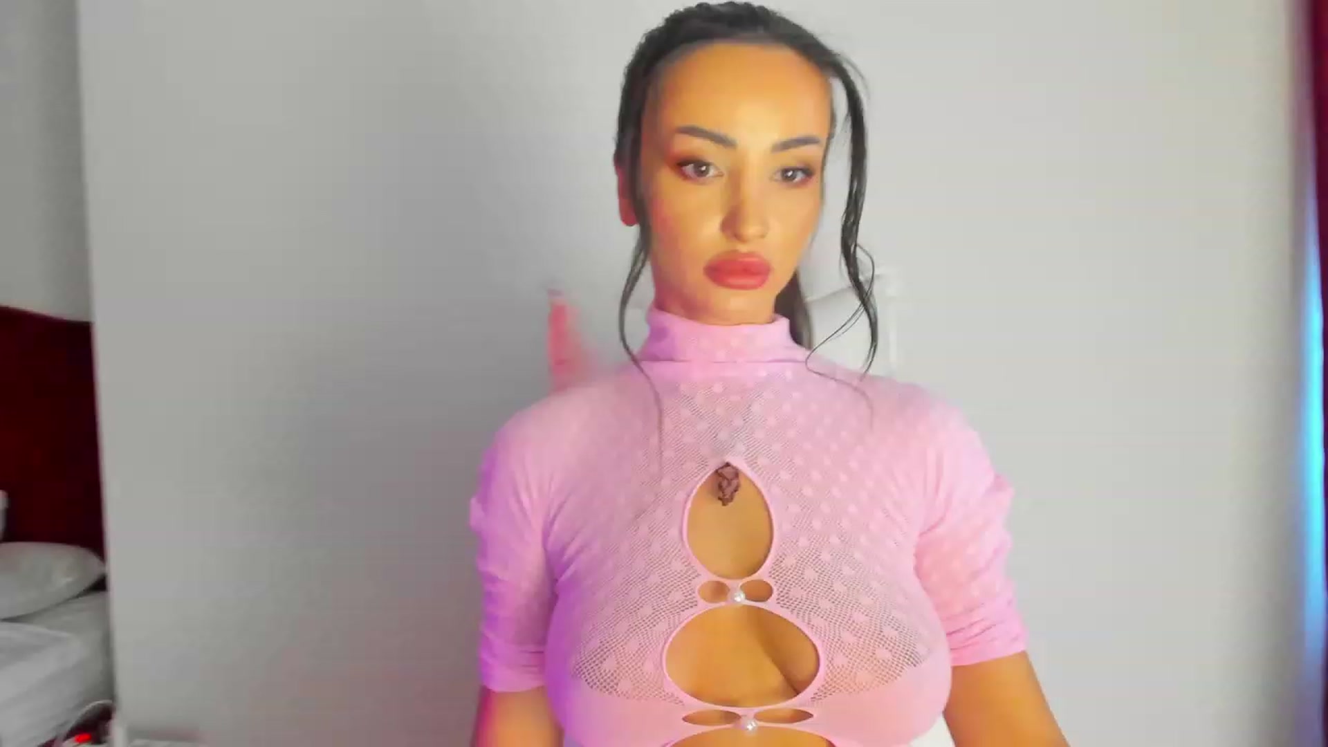 Gallery image thumbnail from AlyssiaKENT1's myfreecams stream on, 03/05/2024, 07:53 image 4 of 20