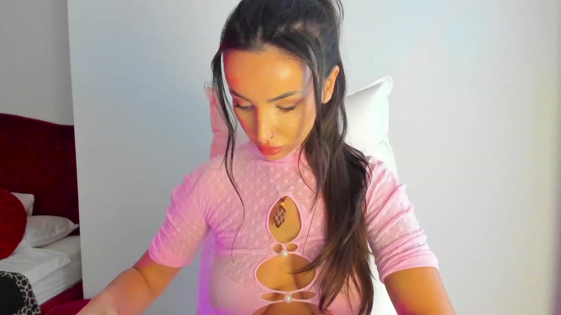 Gallery image thumbnail from AlyssiaKENT1's myfreecams stream on, 03/05/2024, 08:54 image 7 of 20