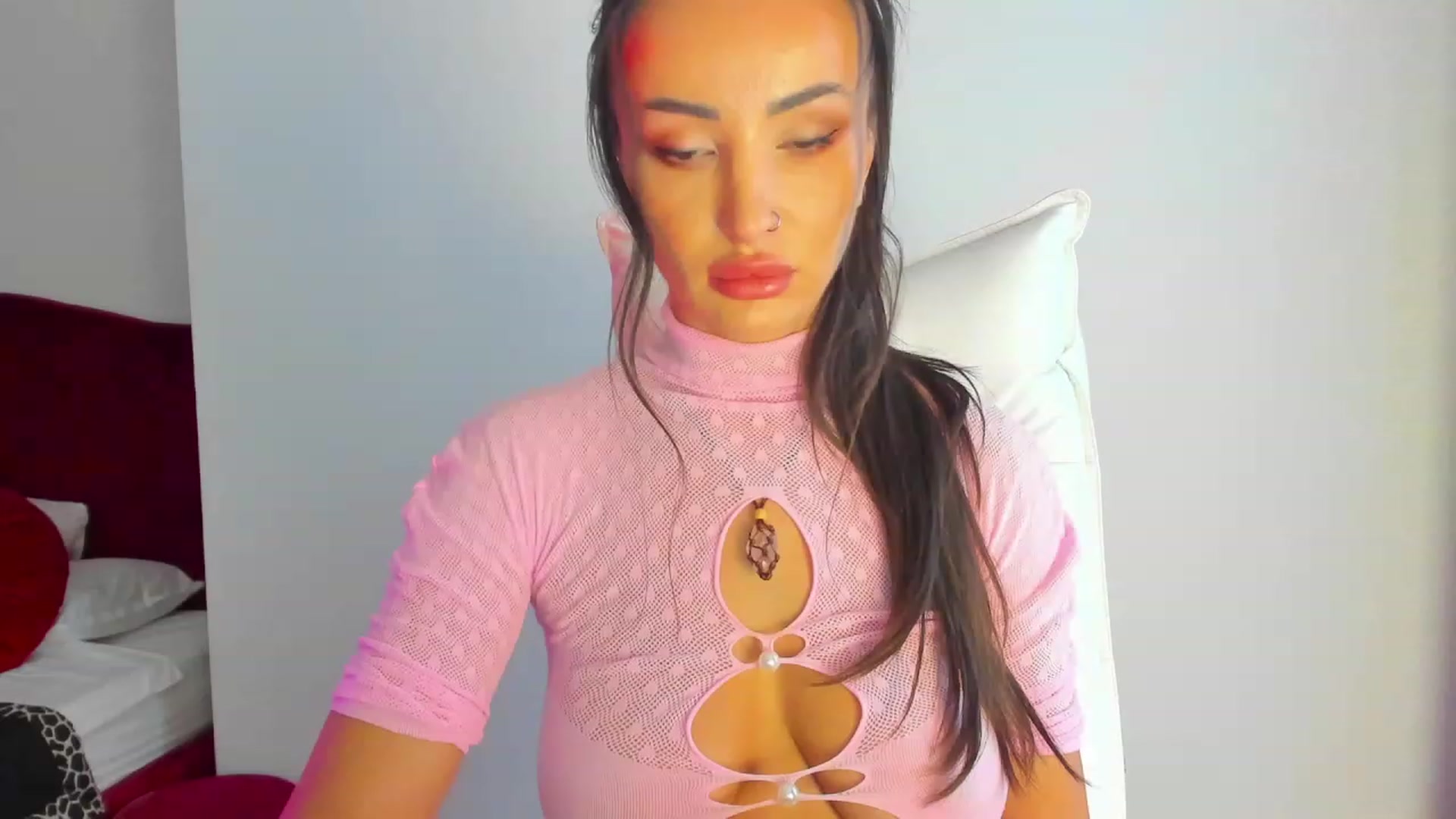 Gallery image thumbnail from AlyssiaKENT1's myfreecams stream on, 03/05/2024, 08:54 image 10 of 20