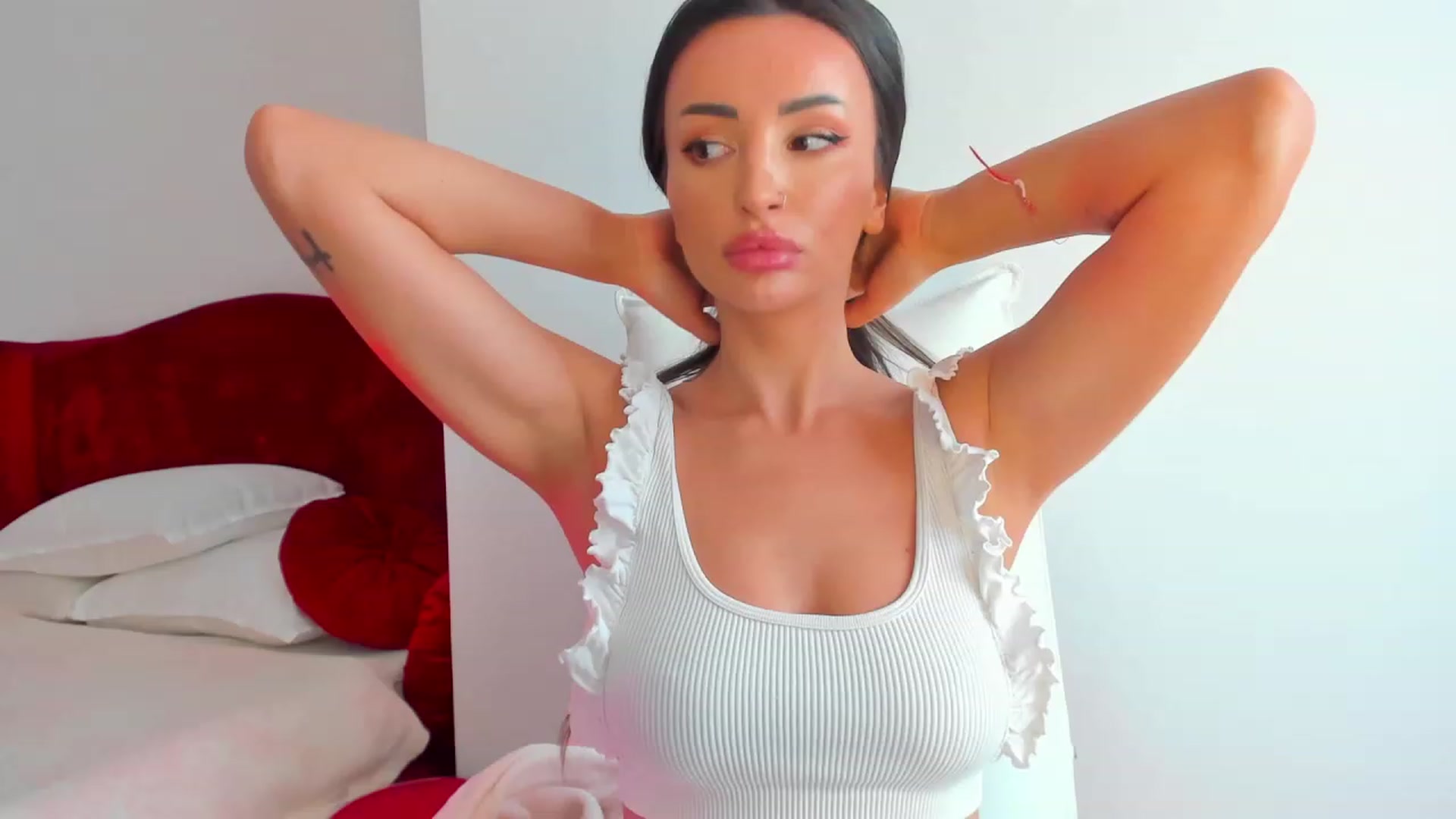 Gallery image thumbnail from AlyssiaKENT1's myfreecams stream on, 03/11/2024, 11:43 image 1 of 20
