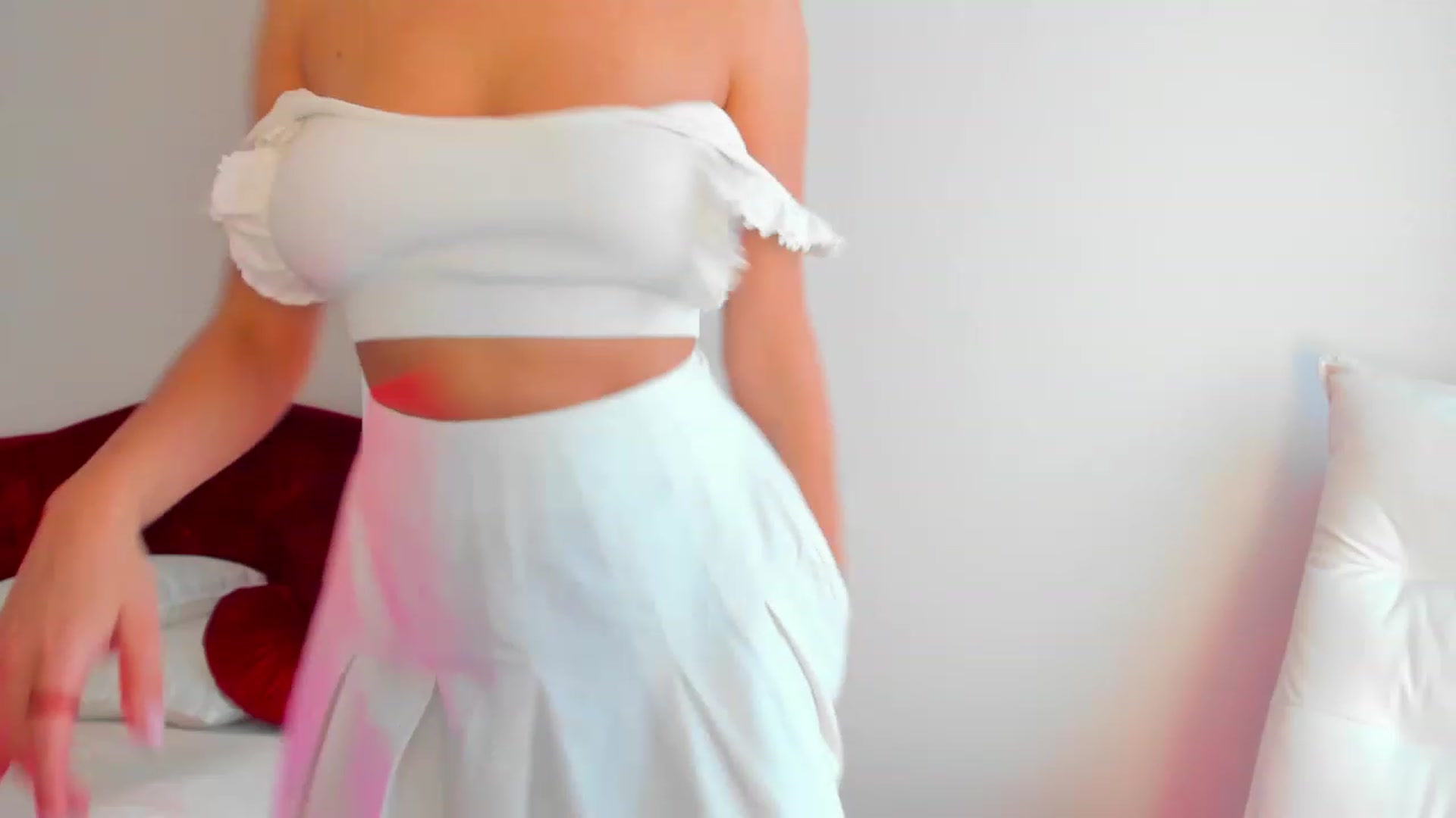 Gallery image thumbnail from AlyssiaKENT1's myfreecams stream on, 03/11/2024, 14:43 image 10 of 20