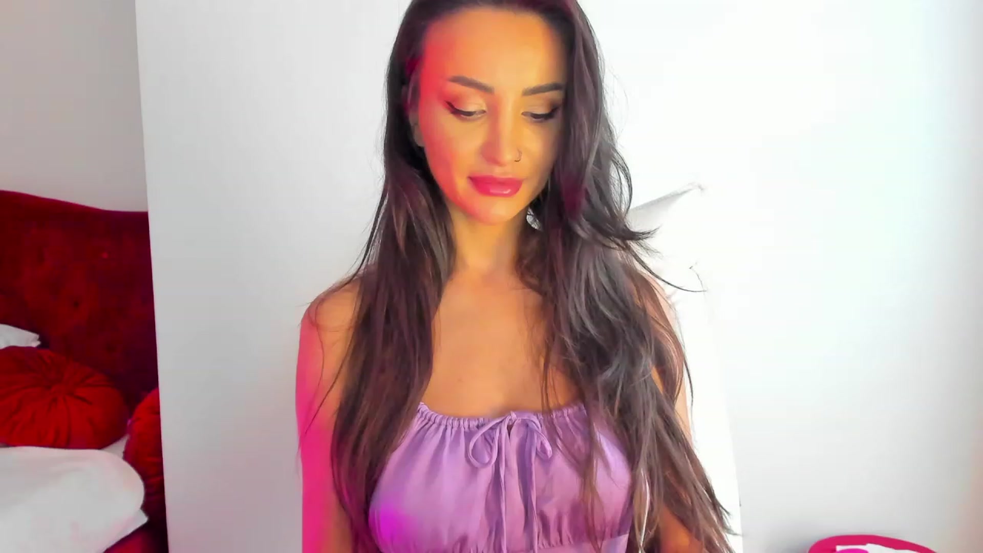 Gallery image thumbnail from AlyssiaKENT1's myfreecams stream on, 03/13/2024, 10:29 image 6 of 20