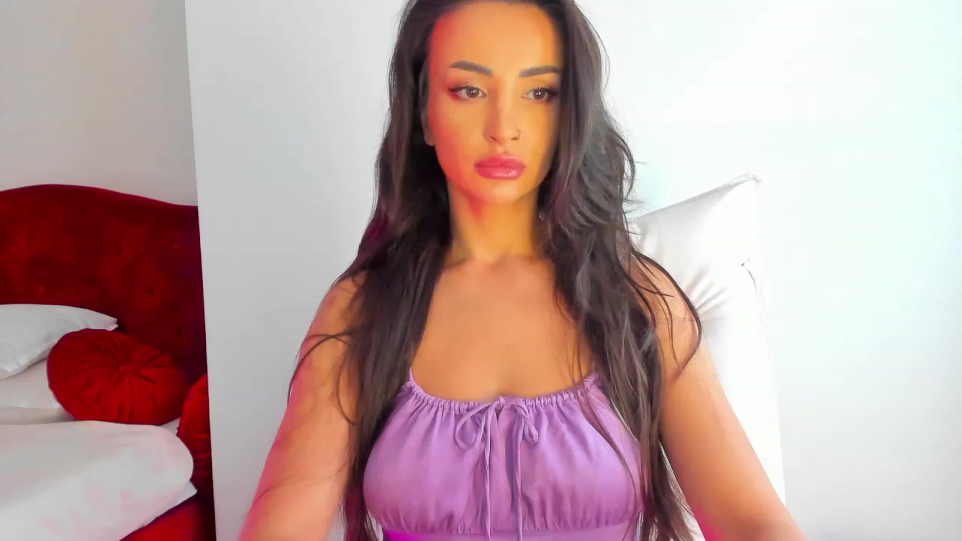 Gallery image thumbnail from AlyssiaKENT1's myfreecams stream on, 03/13/2024, 10:29 image 1 of 20