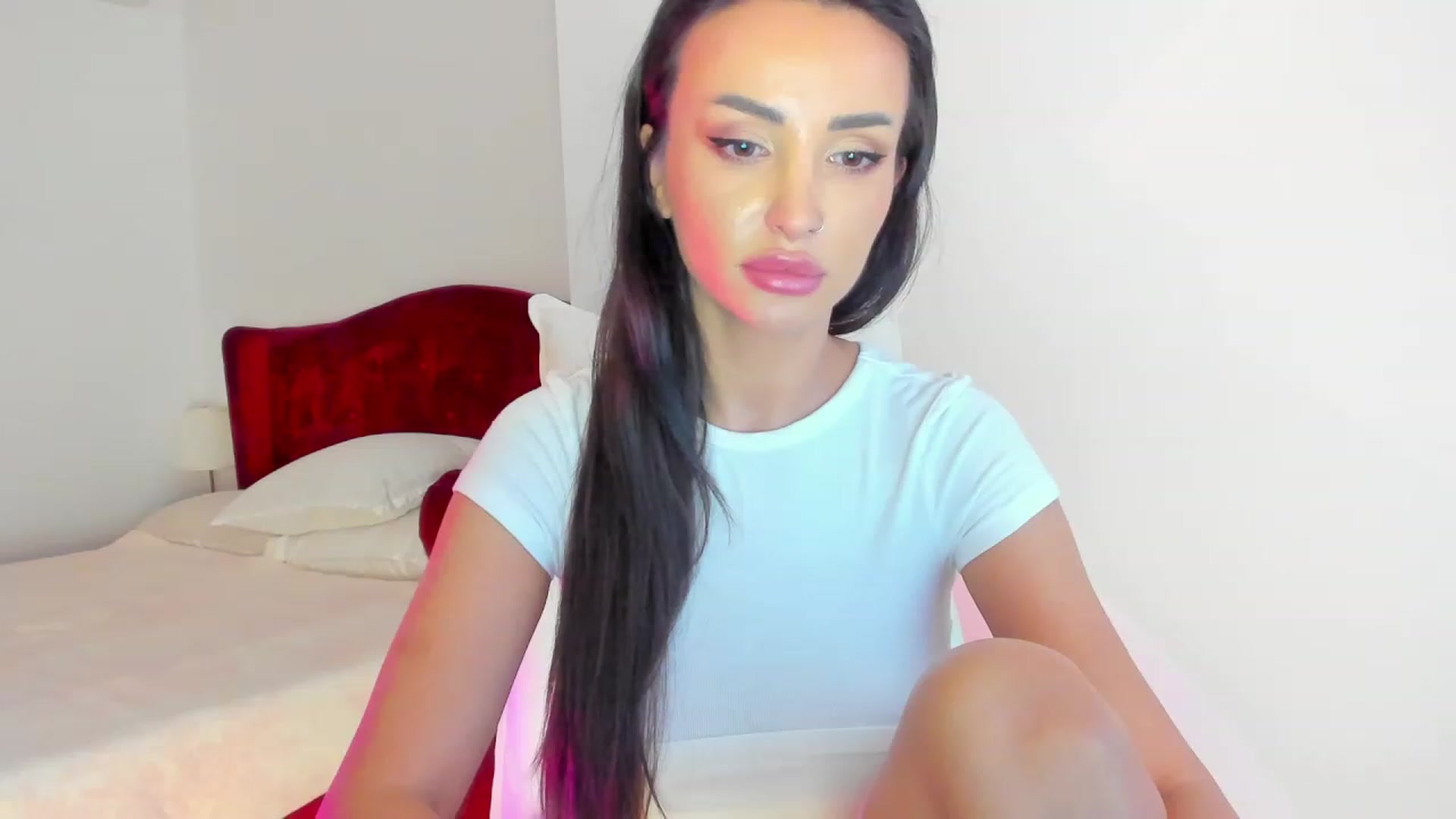 Gallery image thumbnail from AlyssiaKENT1's myfreecams stream on, 03/13/2024, 15:51 image 17 of 20