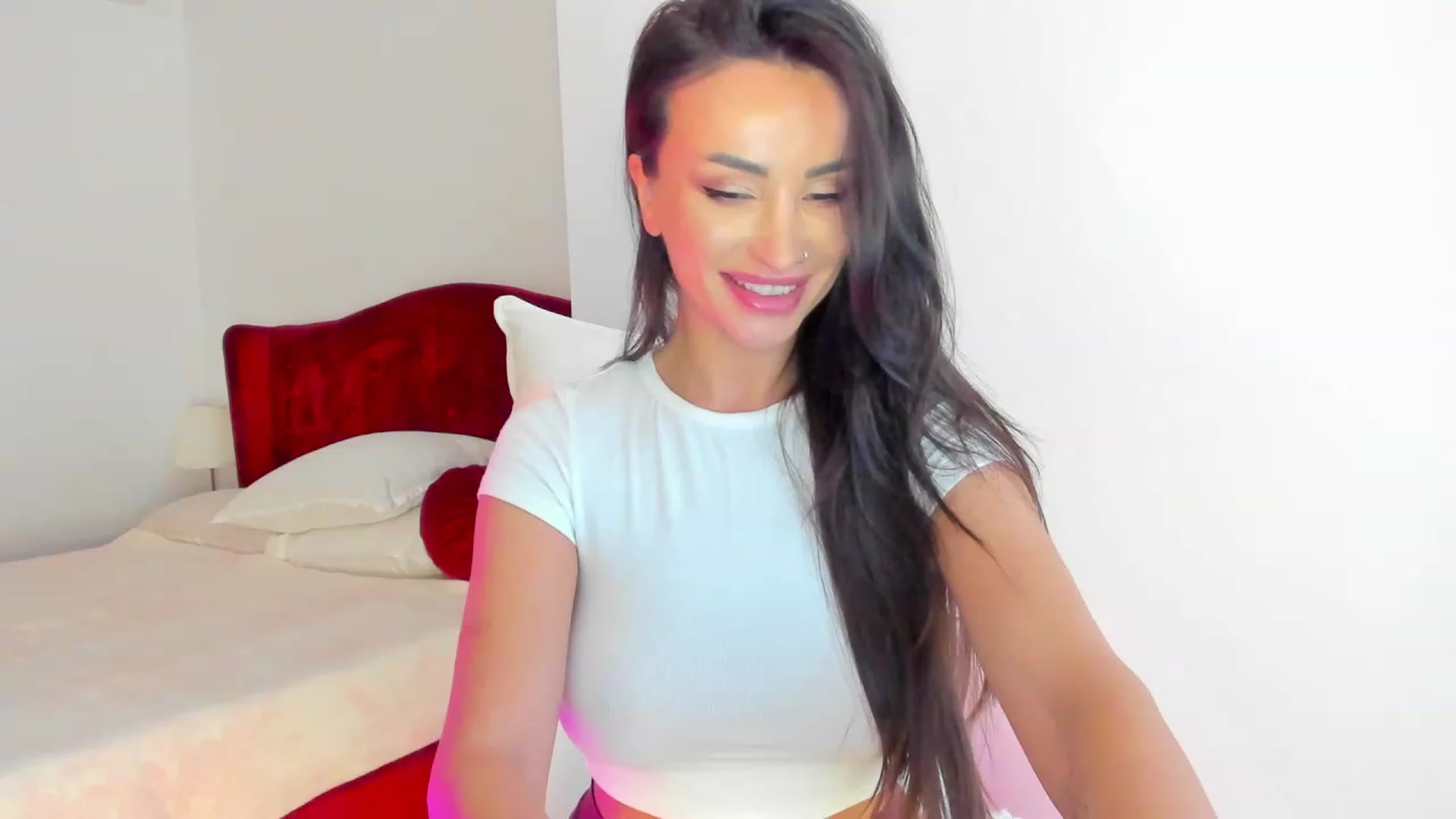 Gallery image thumbnail from AlyssiaKENT1's myfreecams stream on, 03/13/2024, 15:51 image 12 of 20