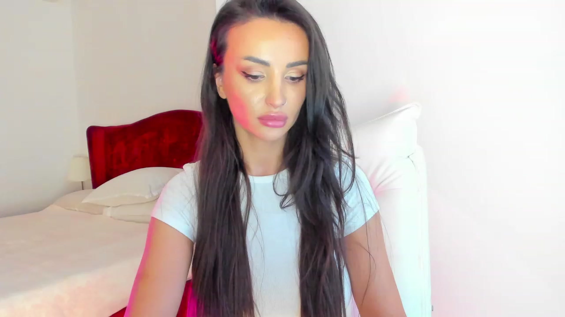Gallery image thumbnail from AlyssiaKENT1's myfreecams stream on, 03/13/2024, 15:51 image 15 of 20