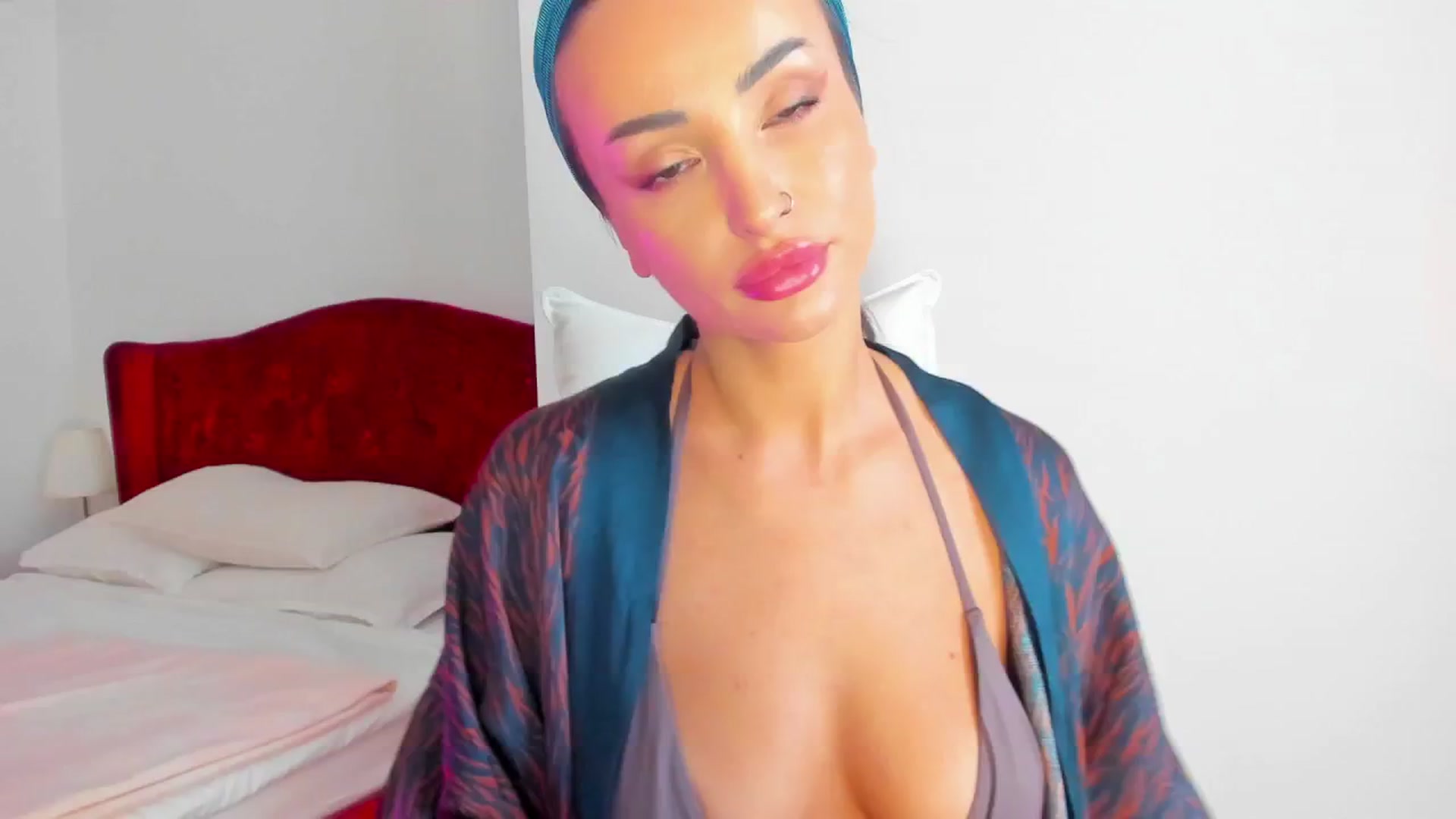 Gallery image thumbnail from AlyssiaKENT1's myfreecams stream on, 03/15/2024, 11:05 image 12 of 20