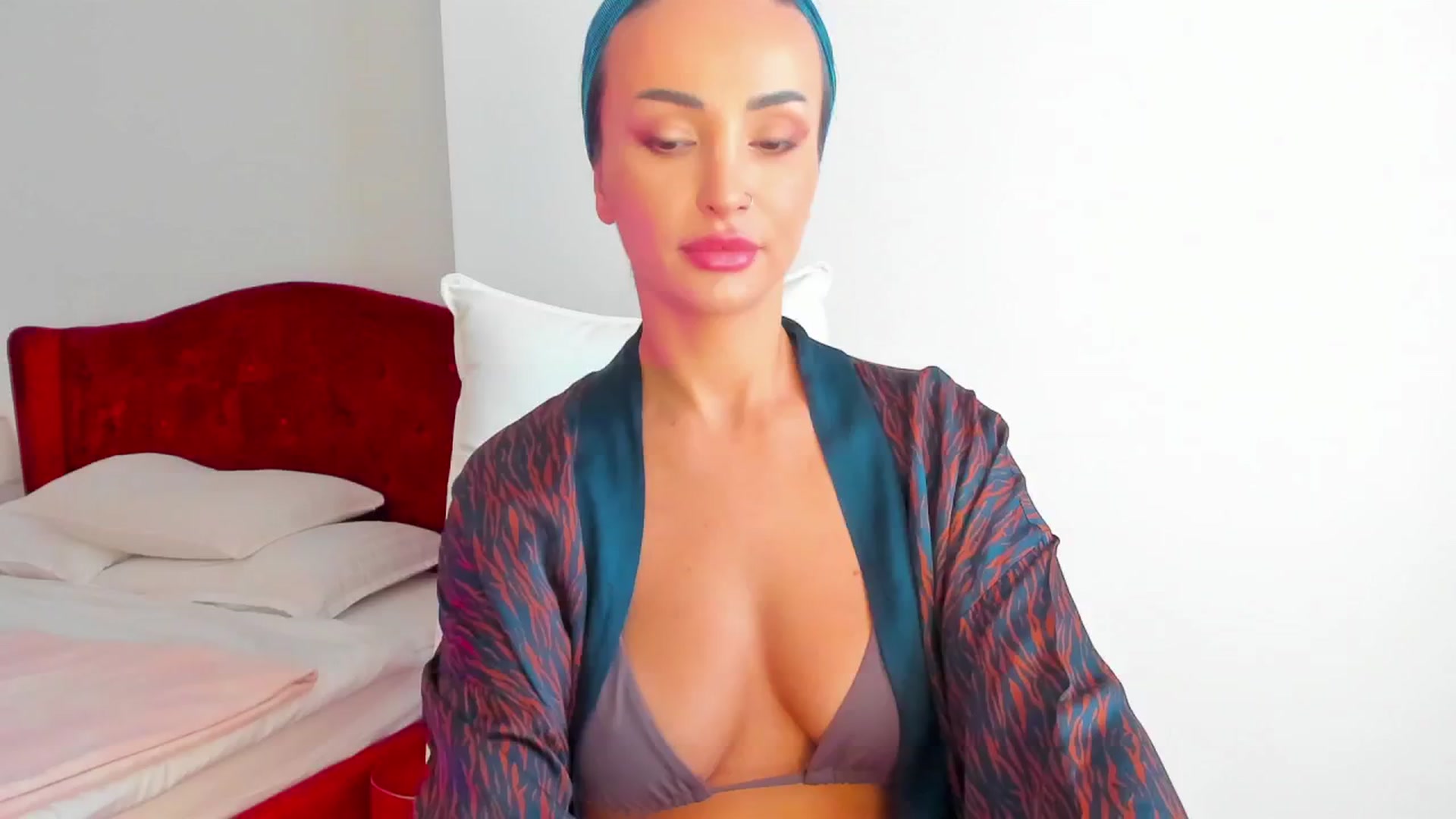 Gallery image thumbnail from AlyssiaKENT1's myfreecams stream on, 03/15/2024, 11:05 image 10 of 20
