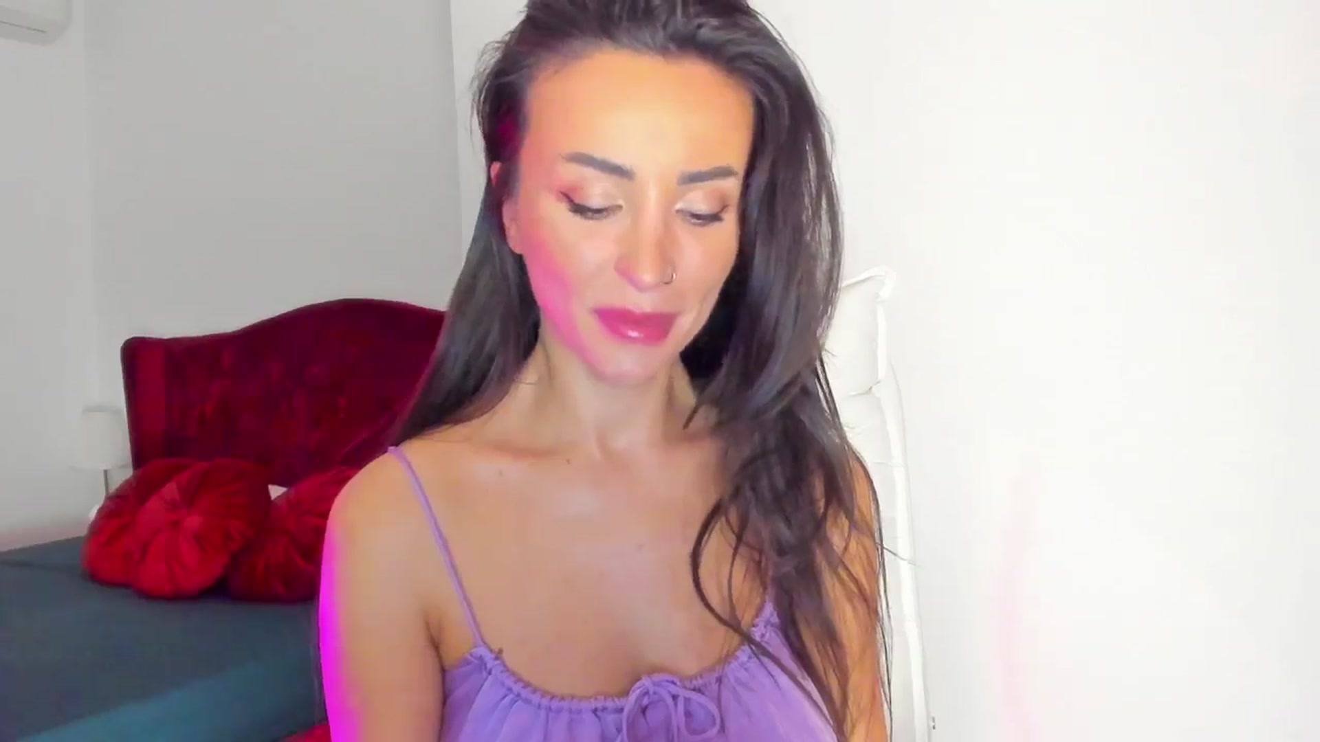 Gallery image thumbnail from AlyssiaKENT1's myfreecams stream on, 03/18/2024, 17:50 image 19 of 20