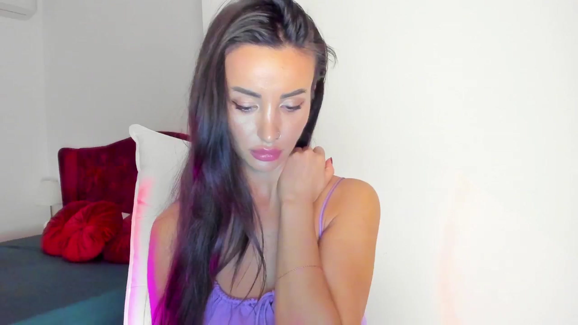 Gallery image thumbnail from AlyssiaKENT1's myfreecams stream on, 03/18/2024, 17:50 image 6 of 20