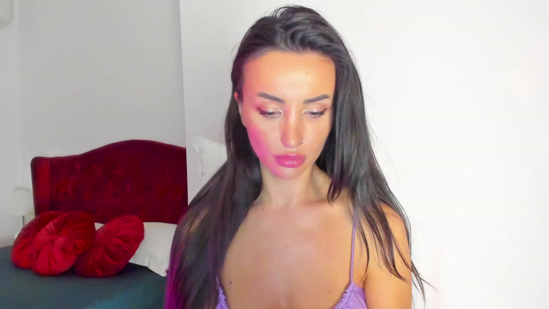Gallery image thumbnail from AlyssiaKENT1's myfreecams stream on, 03/18/2024, 18:38 image 13 of 20