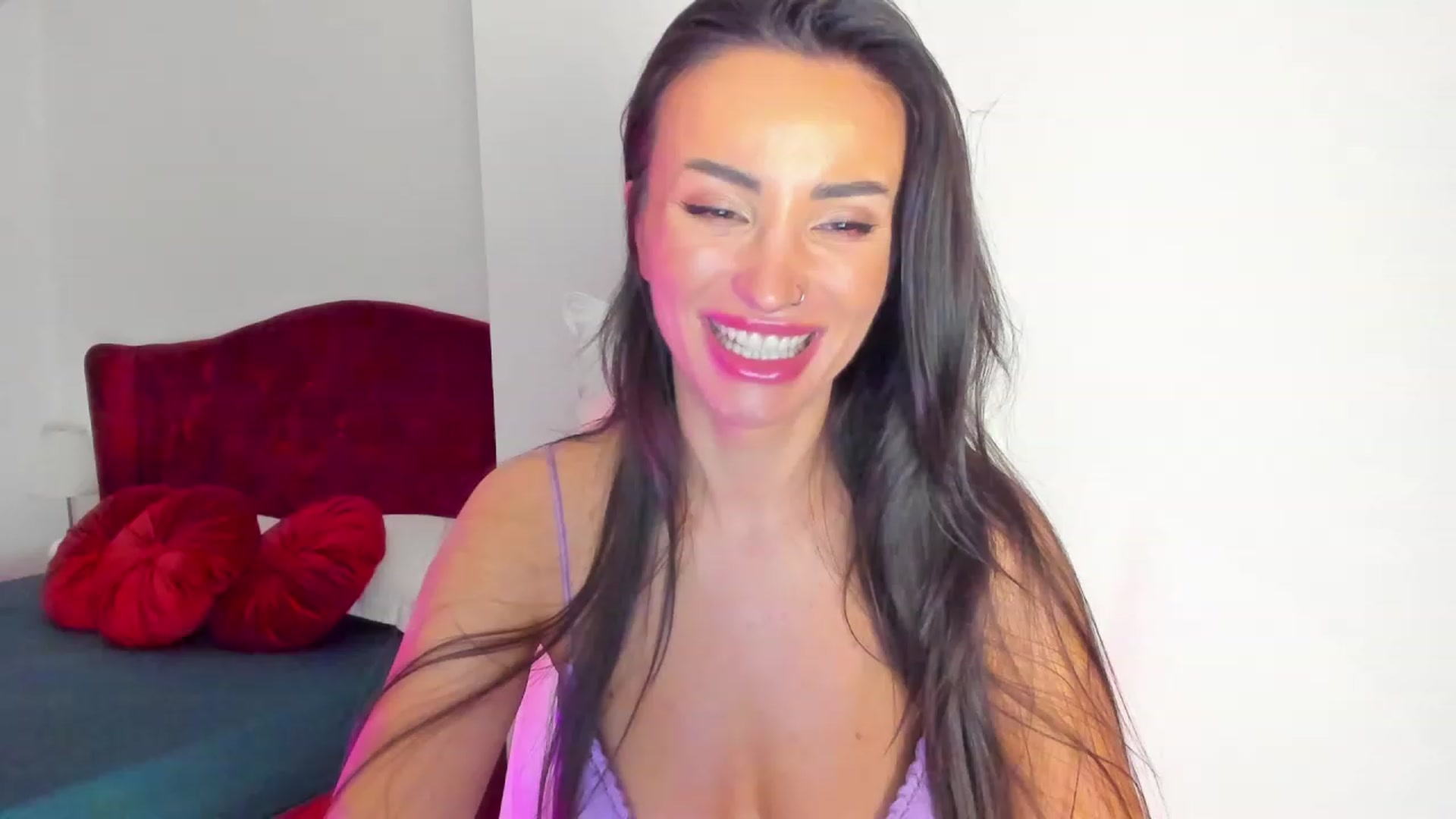Gallery image thumbnail from AlyssiaKENT1's myfreecams stream on, 03/18/2024, 18:38 image 1 of 20