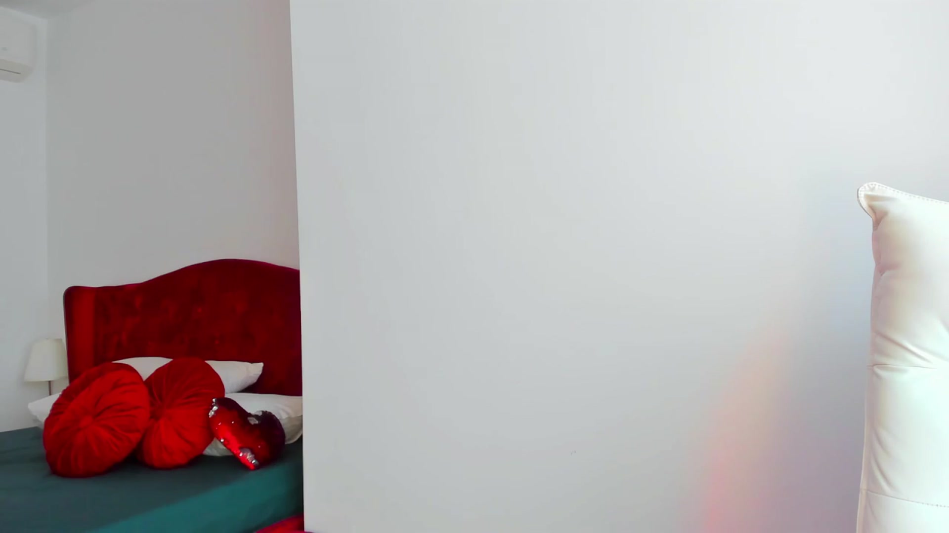 Gallery image thumbnail from AlyssiaKENT1's myfreecams stream on, 03/22/2024, 09:50 image 10 of 20