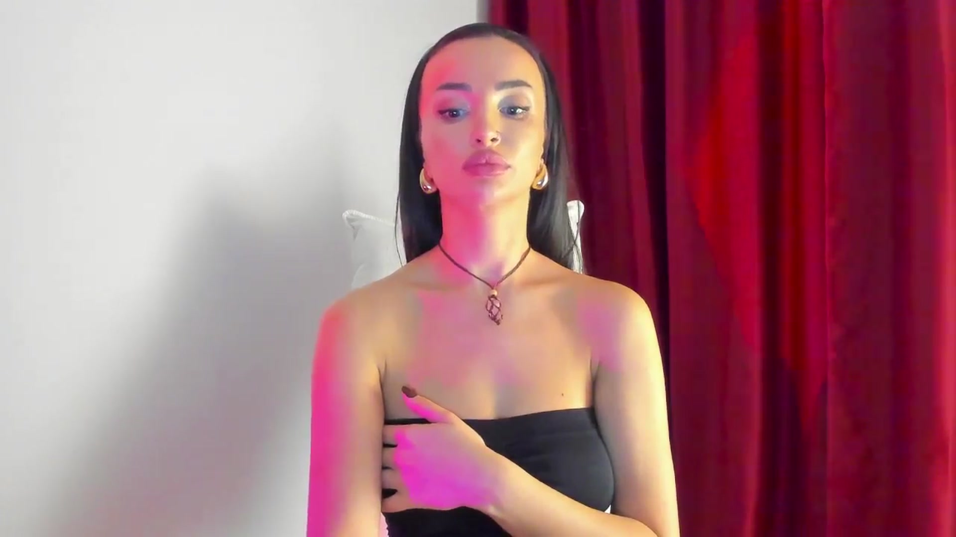 Gallery image thumbnail from AlyssiaKENT1's myfreecams stream on, 03/26/2024, 19:03 image 12 of 20
