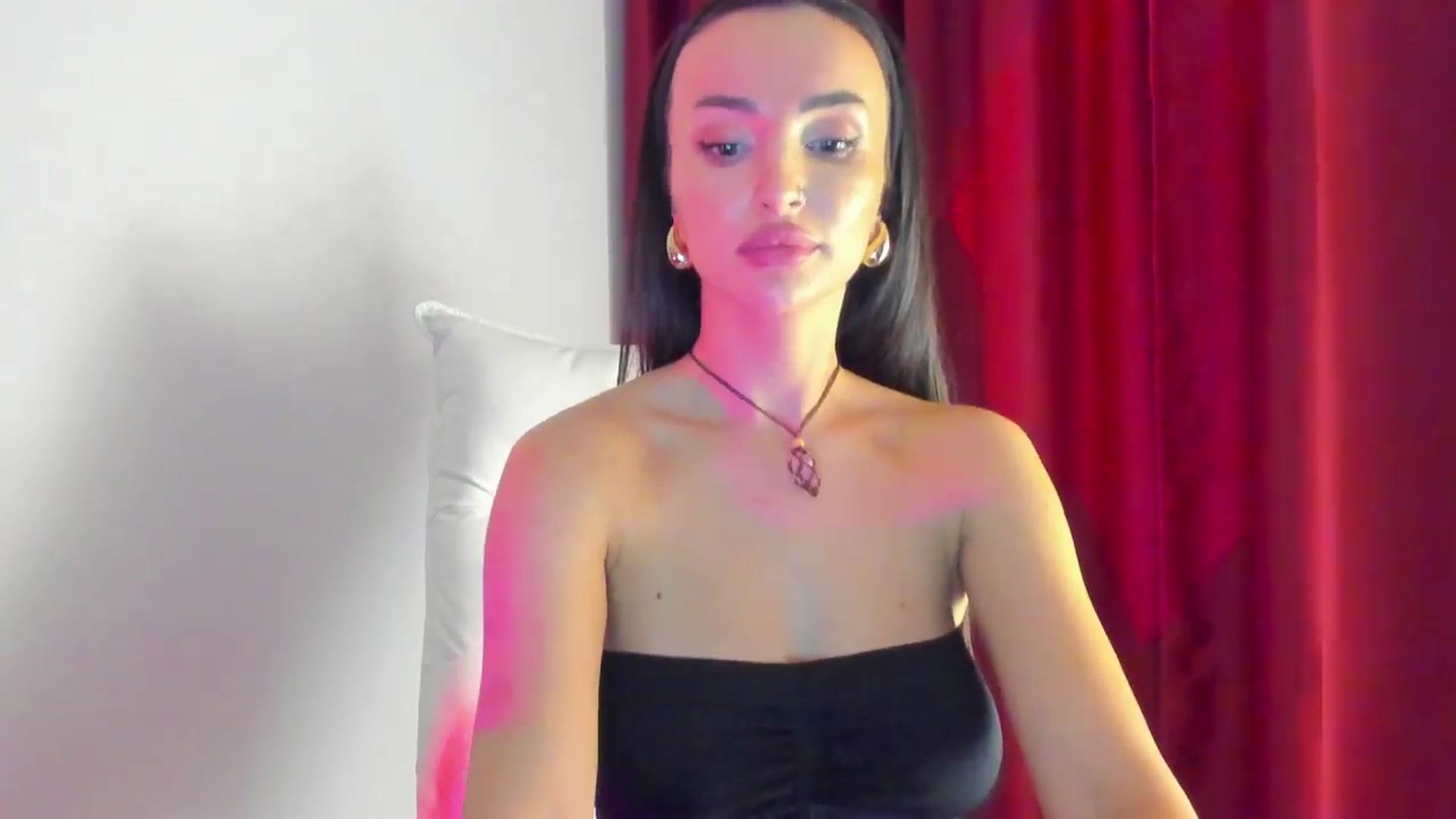 Gallery image thumbnail from AlyssiaKENT1's myfreecams stream on, 03/26/2024, 19:03 image 16 of 20