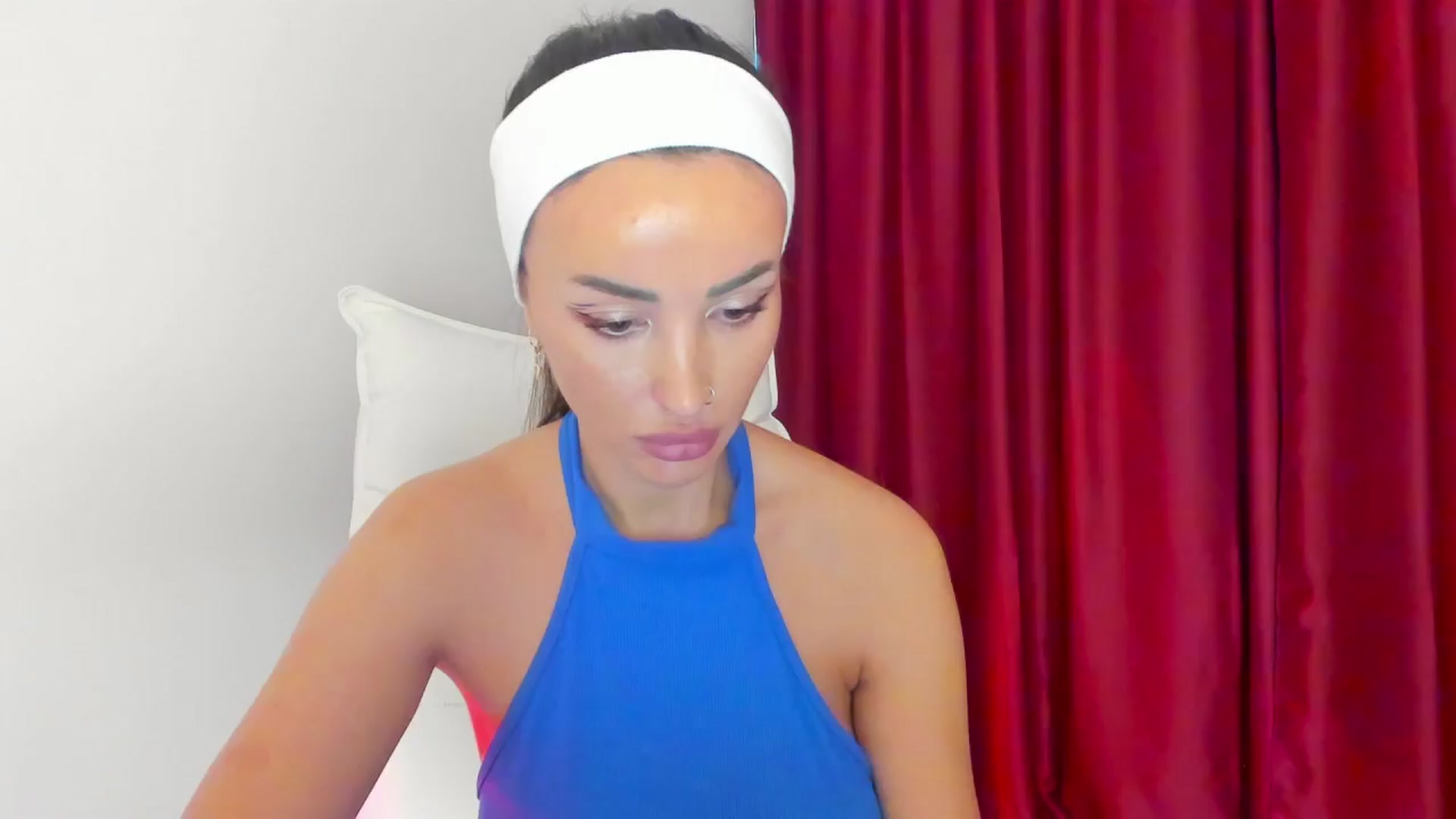 Gallery image thumbnail from AlyssiaKENT1's myfreecams stream on, 04/03/2024, 09:25 image 10 of 20
