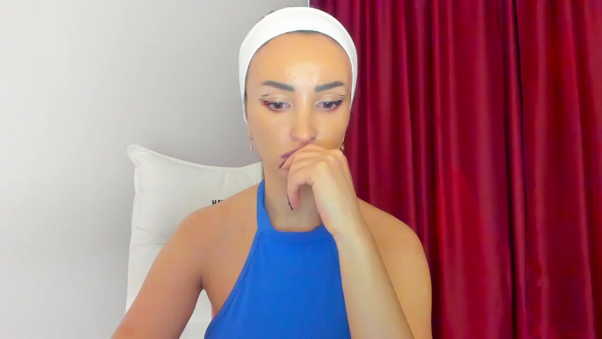Gallery image thumbnail from AlyssiaKENT1's myfreecams stream on, 04/03/2024, 09:25 image 20 of 20