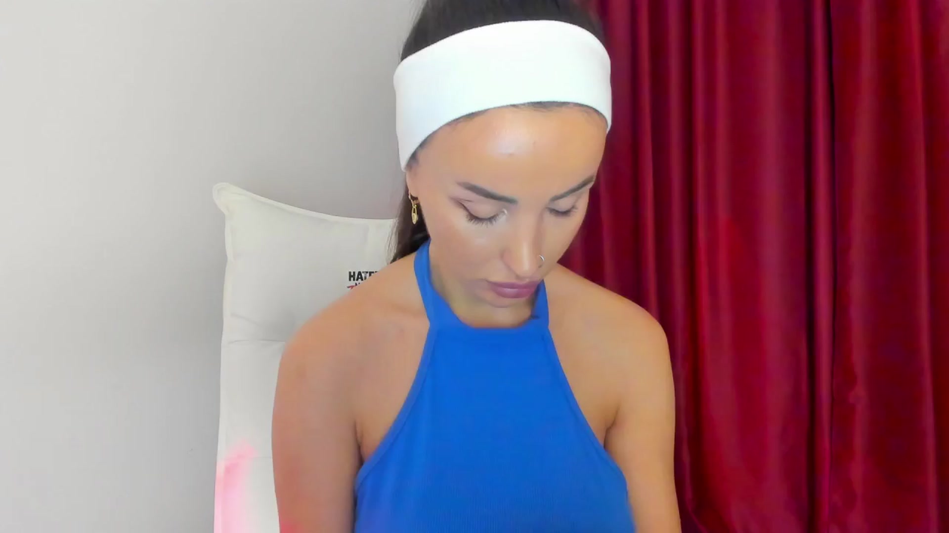 Gallery image thumbnail from AlyssiaKENT1's myfreecams stream on, 04/03/2024, 09:25 image 3 of 20