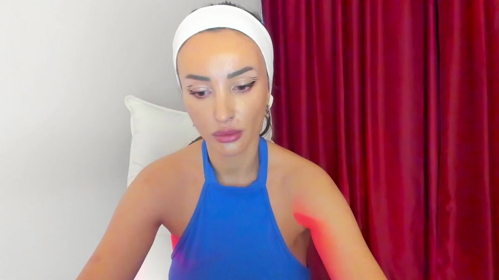 Gallery image thumbnail from AlyssiaKENT1's myfreecams stream on, 04/03/2024, 09:25 image 1 of 20