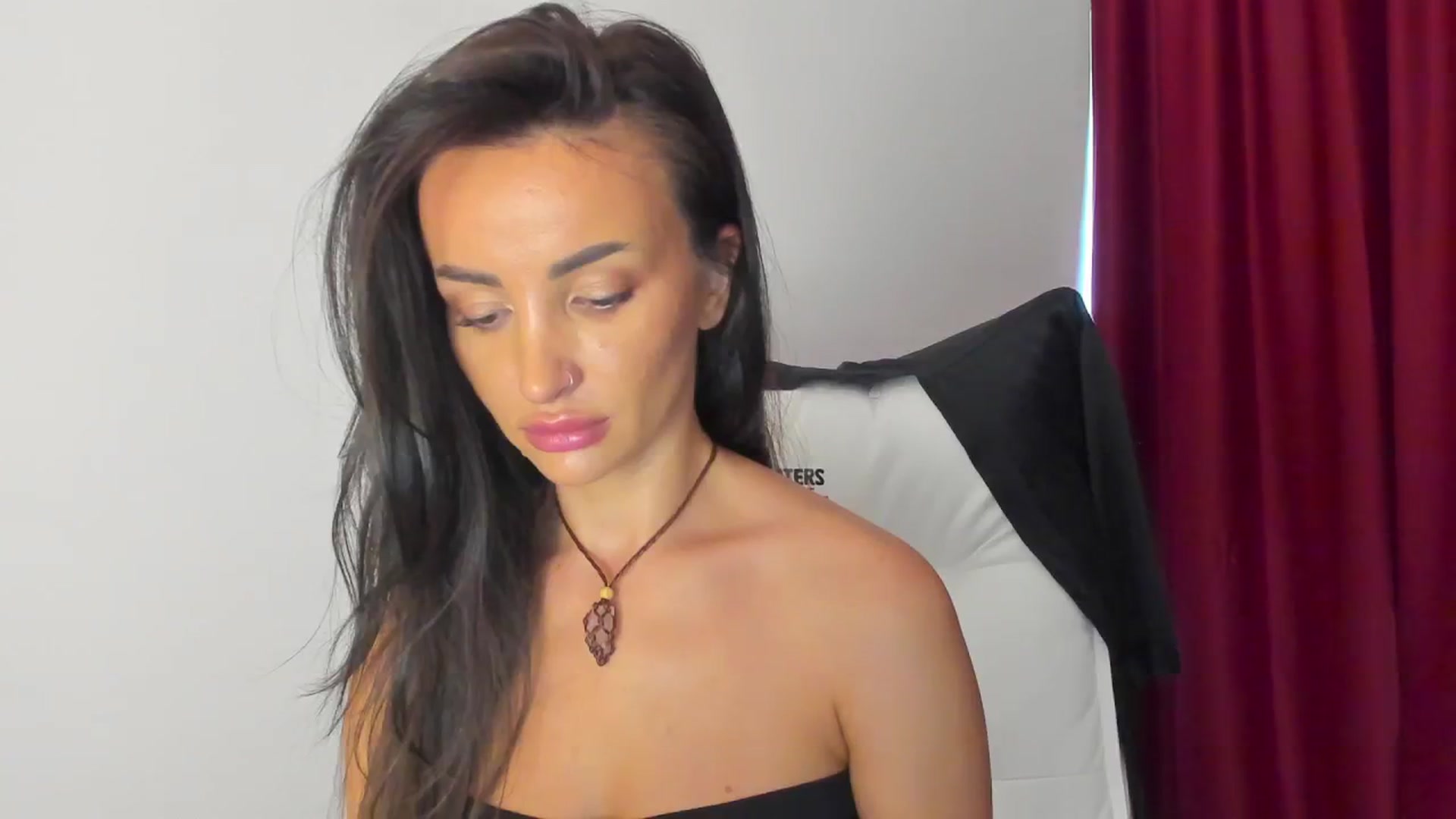 Gallery image thumbnail from AlyssiaKENT1's myfreecams stream on, 04/17/2024, 09:30 image 18 of 20