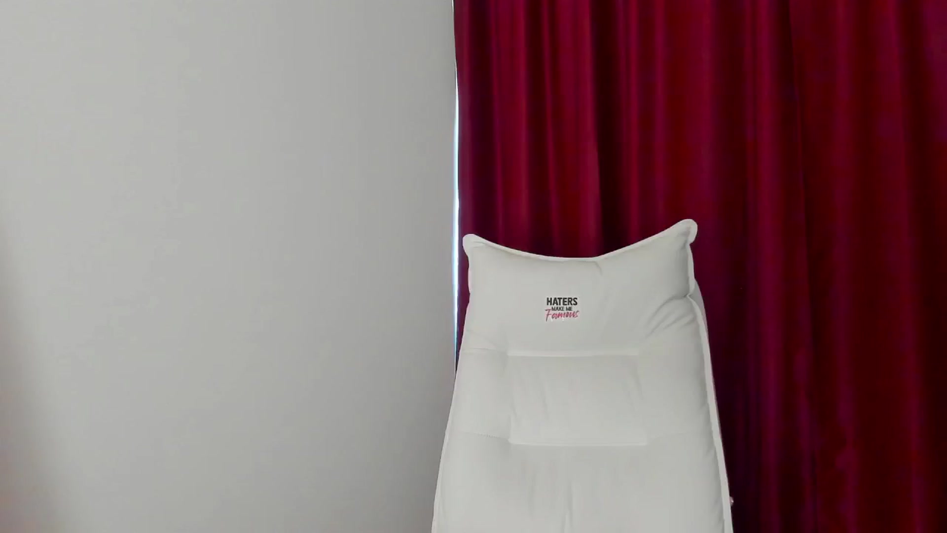 Gallery image thumbnail from AlyssiaKENT1's myfreecams stream on, 04/22/2024, 16:19 image 1 of 20