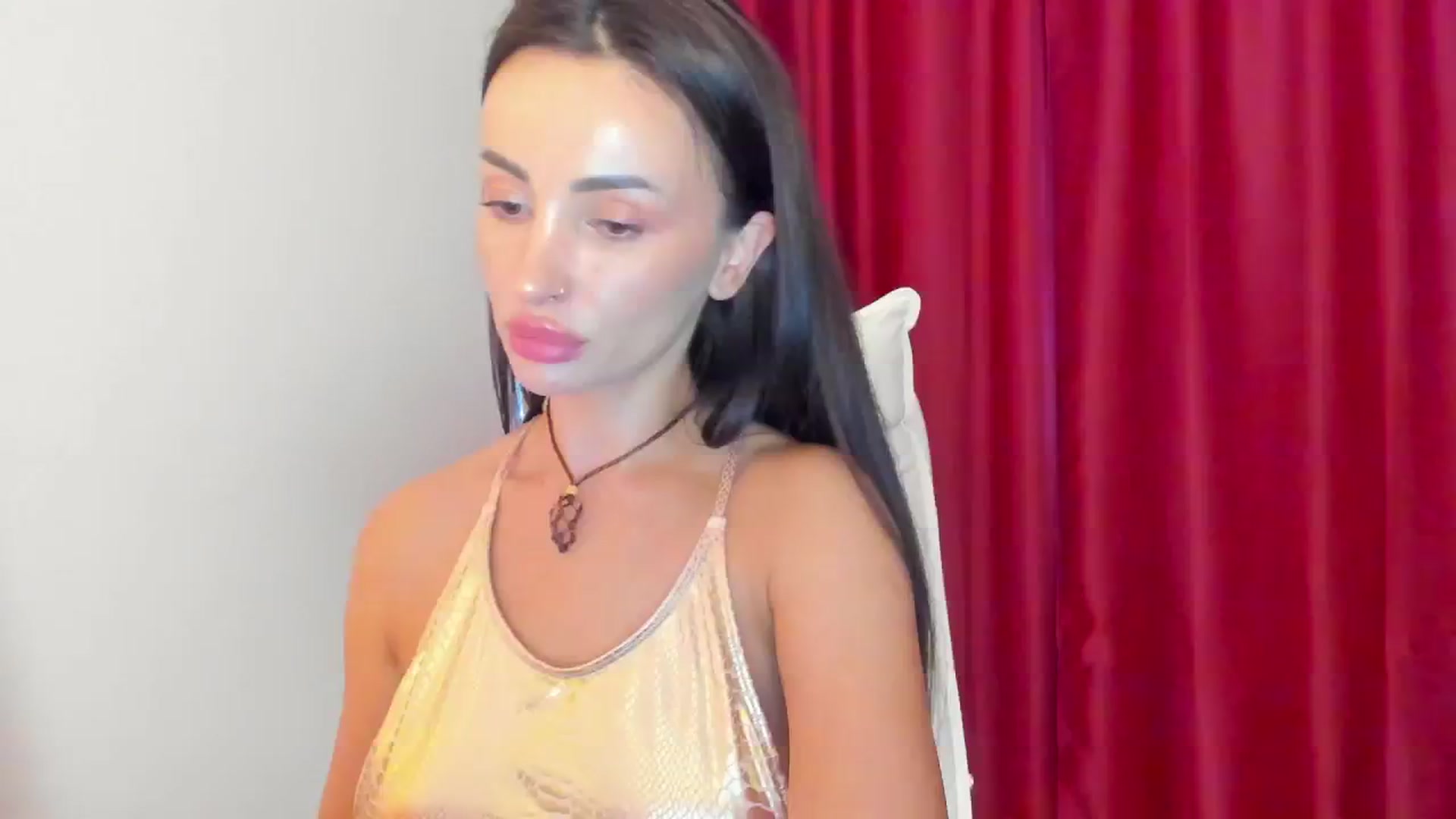 Gallery image thumbnail from AlyssiaKENT1's myfreecams stream on, 04/24/2024, 15:00 image 15 of 20