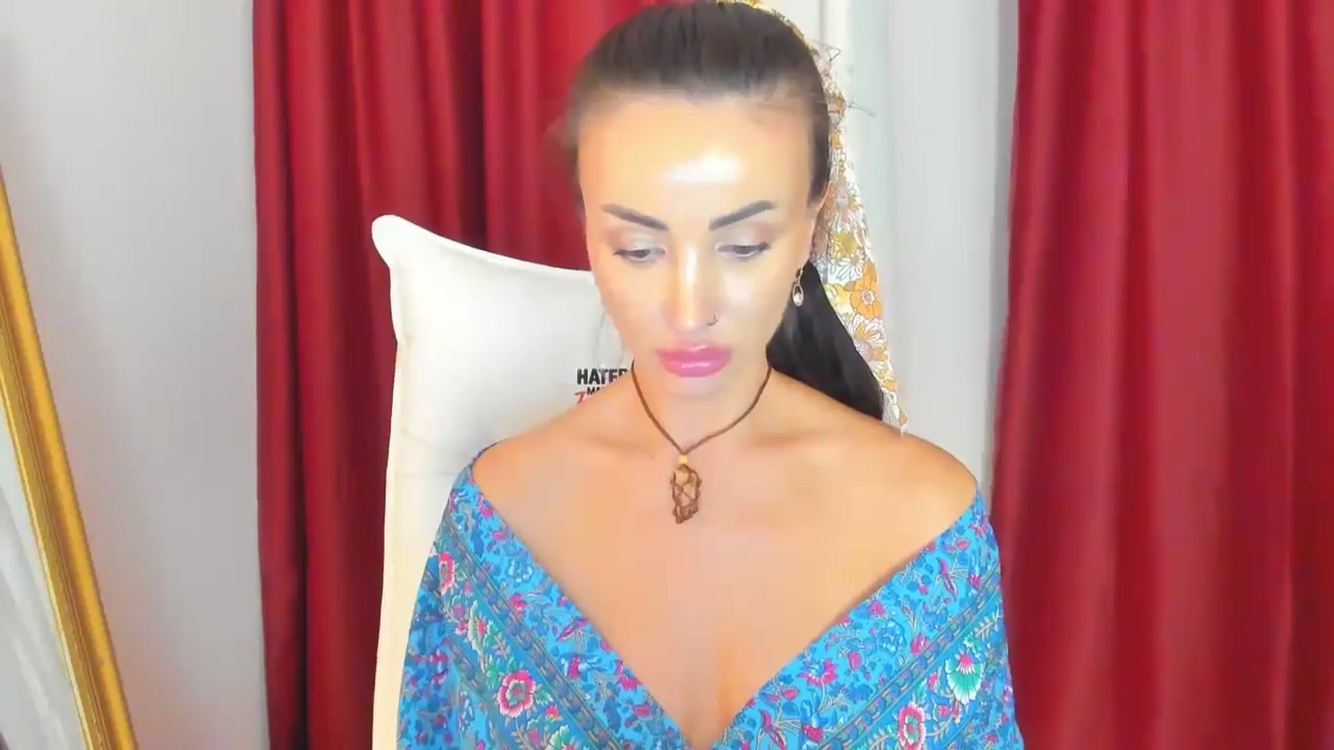 Gallery image thumbnail from AlyssiaKENT1's myfreecams stream on, 05/25/2024, 19:47 image 11 of 20