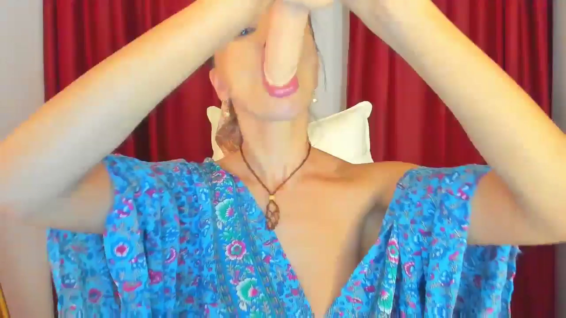 Gallery image thumbnail from AlyssiaKENT1's myfreecams stream on, 05/25/2024, 19:47 image 19 of 20