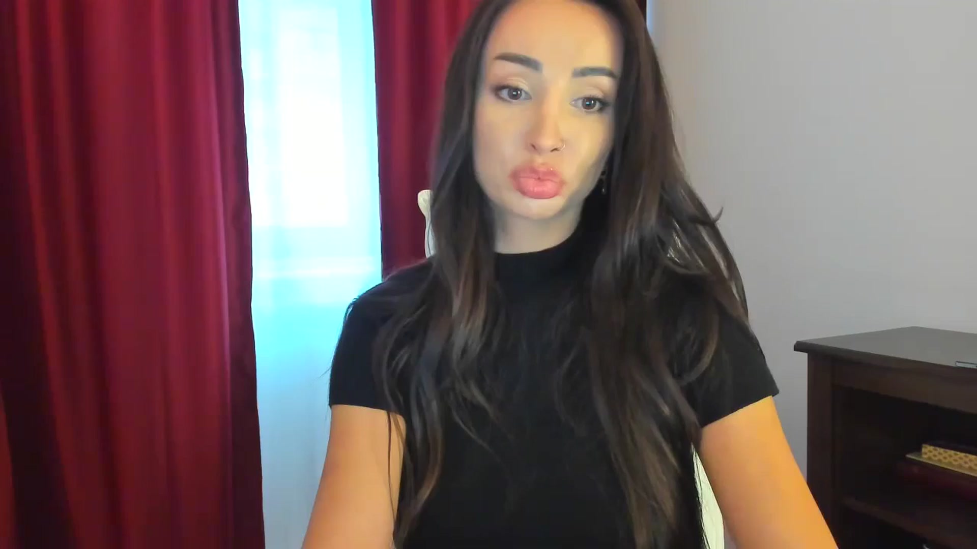 Gallery image thumbnail from AlyssiaKENT1's myfreecams stream on, 05/27/2024, 17:39 image 6 of 20