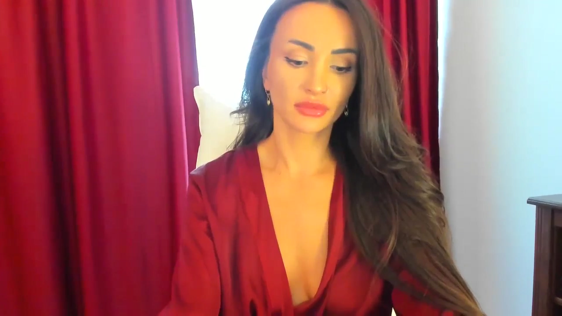 Gallery image thumbnail from AlyssiaKENT1's myfreecams stream on, 05/28/2024, 13:09 image 2 of 20