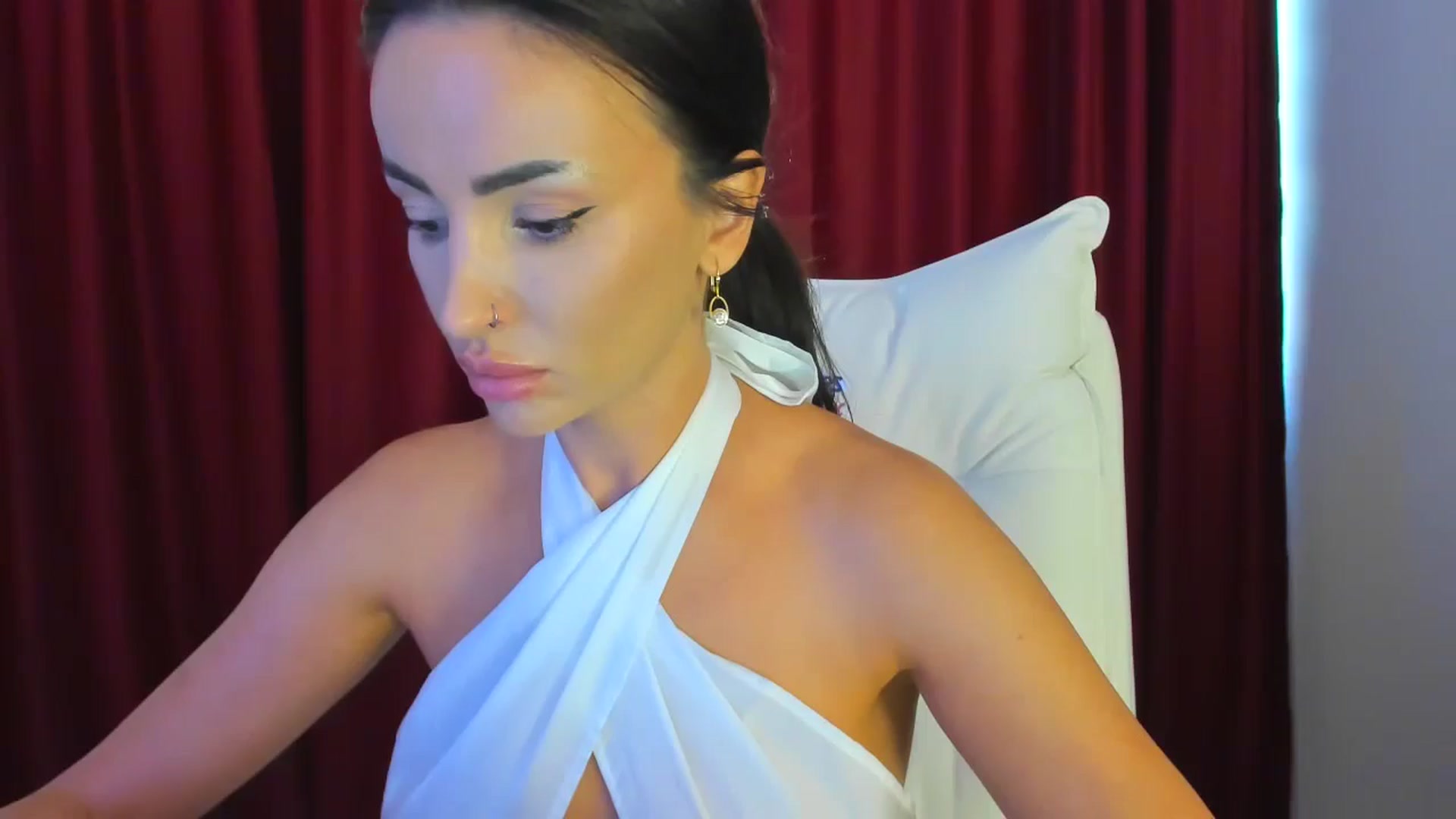 Gallery image thumbnail from AlyssiaKENT1's myfreecams stream on, 06/03/2024, 14:17 image 15 of 20
