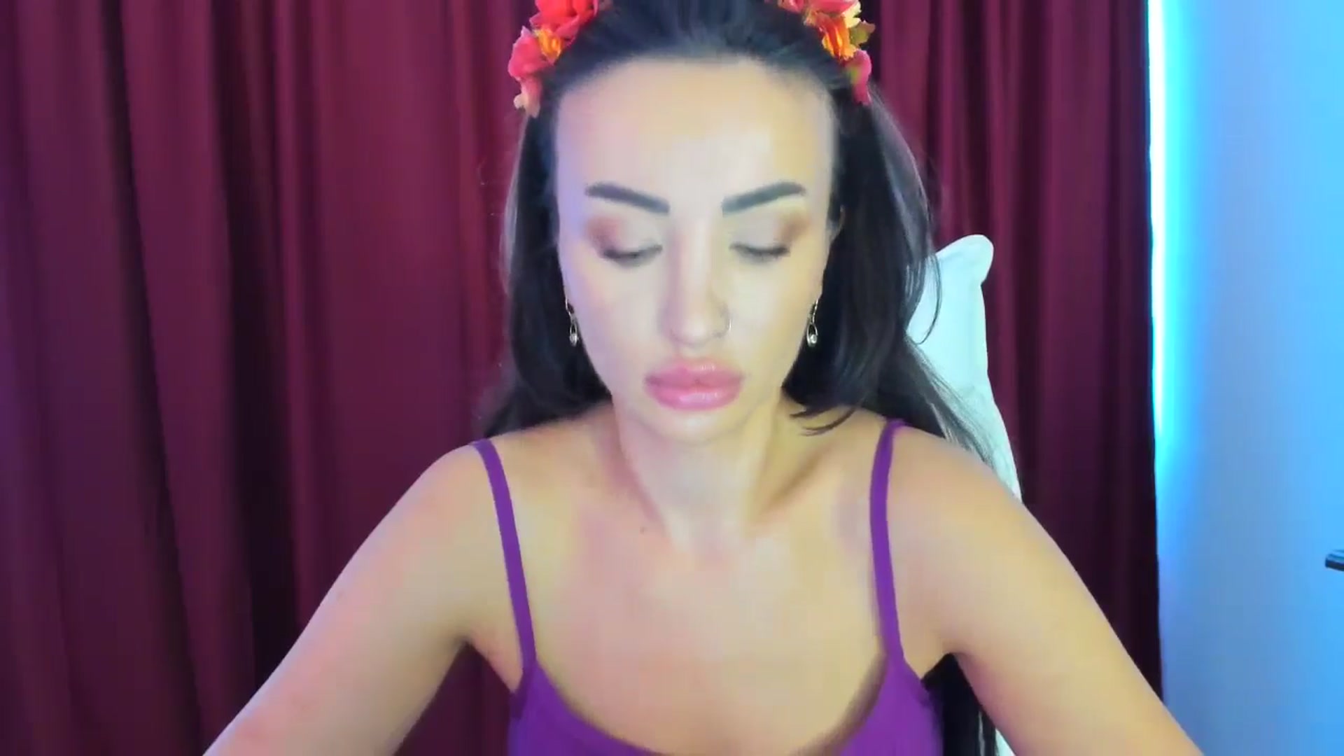 Gallery image thumbnail from AlyssiaKENT1's myfreecams stream on, 06/05/2024, 08:52 image 10 of 20