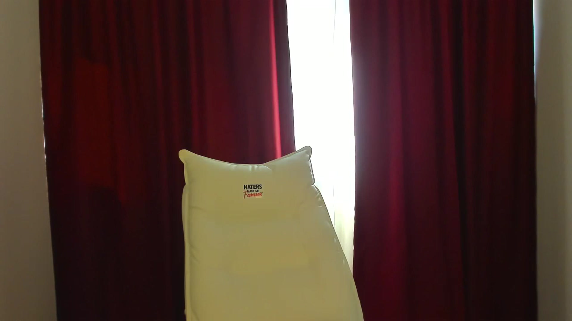 Gallery image thumbnail from AlyssiaKENT1's myfreecams stream on, 06/06/2024, 06:30 image 15 of 20