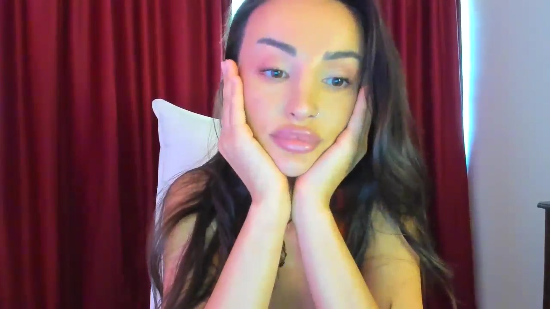 Gallery image thumbnail from AlyssiaKENT1's myfreecams stream on, 06/18/2024, 15:18 image 11 of 20