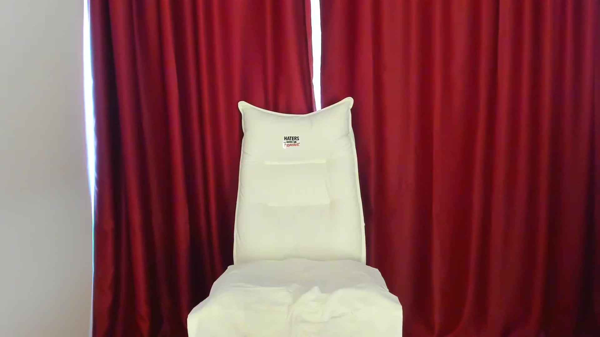 Gallery image thumbnail from AlyssiaKENT1's myfreecams stream on, 07/02/2024, 11:59 image 5 of 20