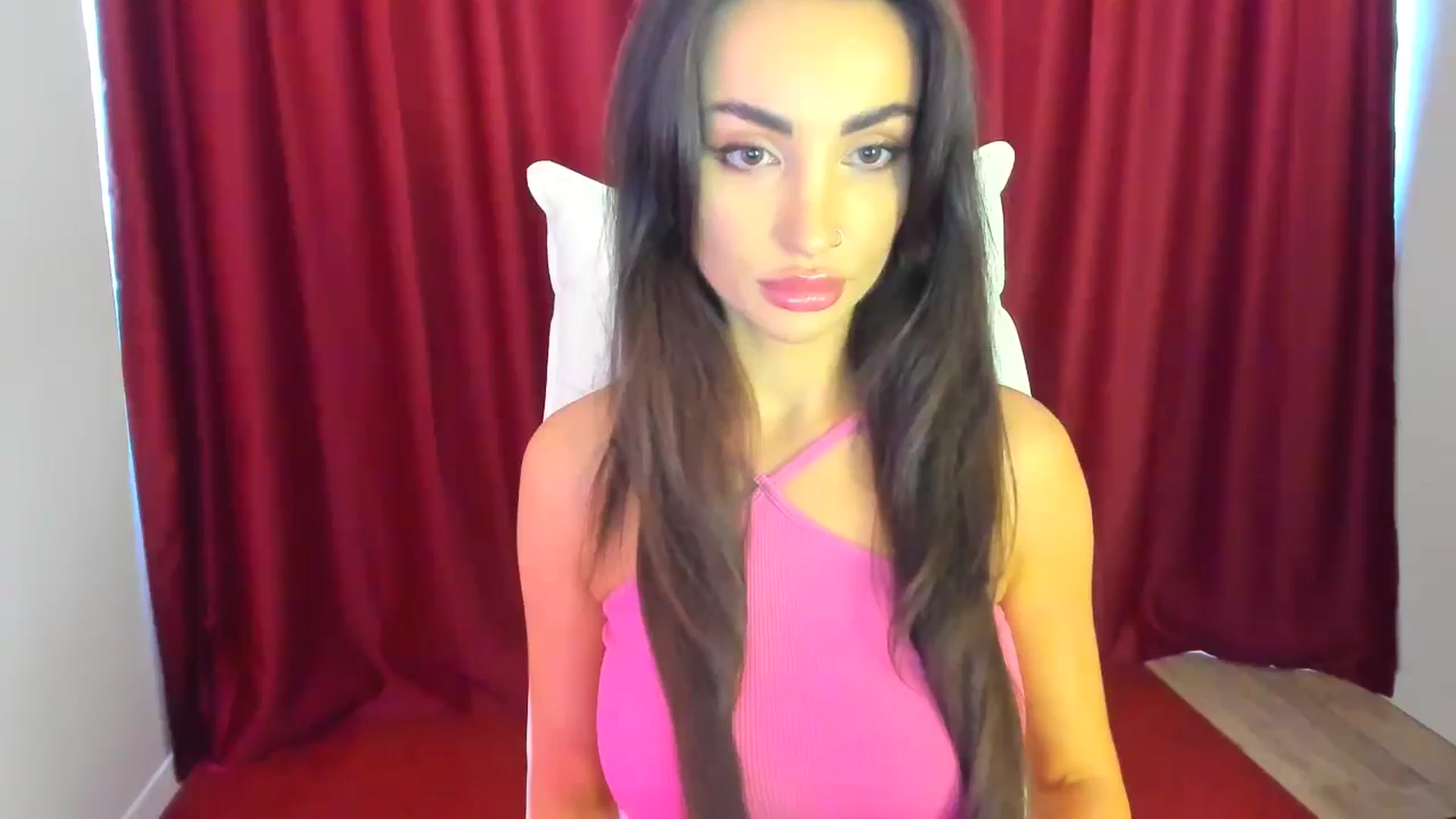 Gallery image thumbnail from AlyssiaKENT1's myfreecams stream on, 07/15/2024, 14:47 image 1 of 20