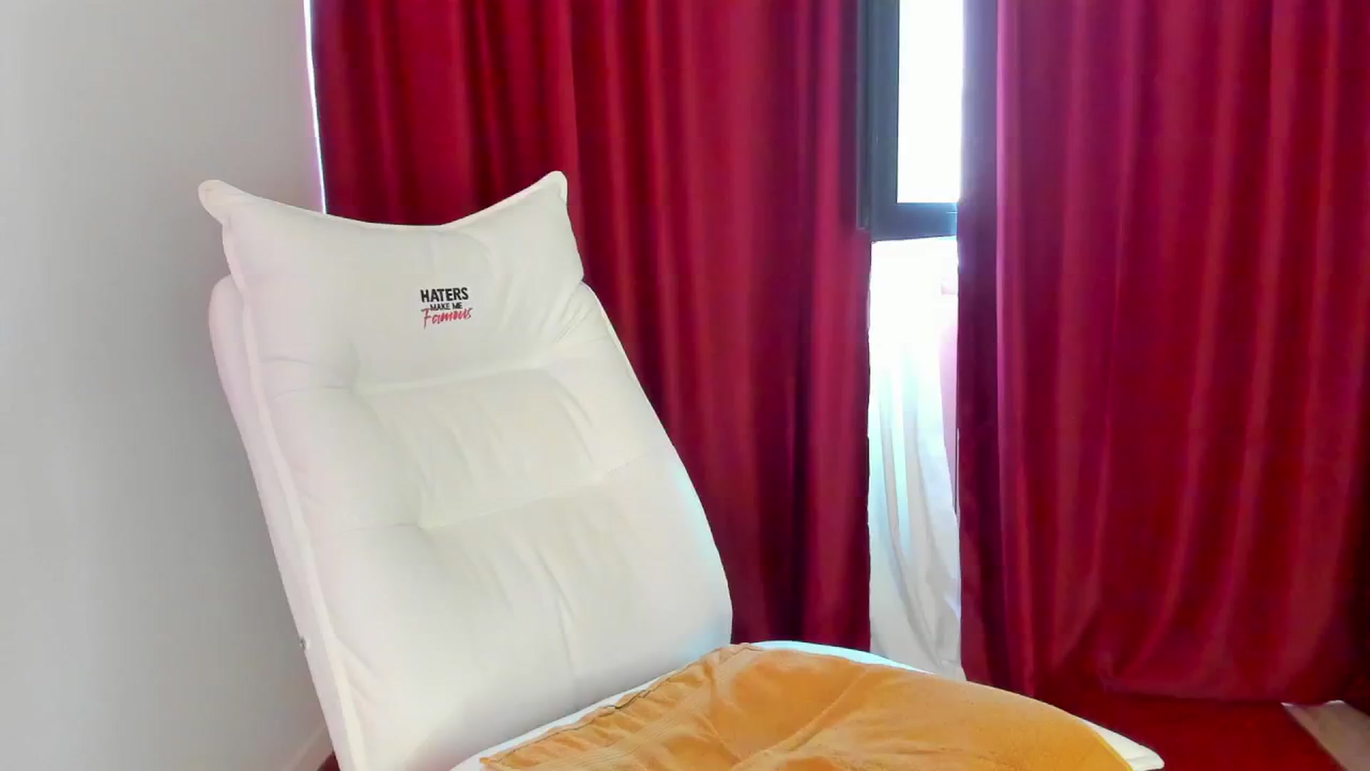Gallery image thumbnail from AlyssiaKENT1's myfreecams stream on, 08/05/2024, 13:52 image 10 of 20